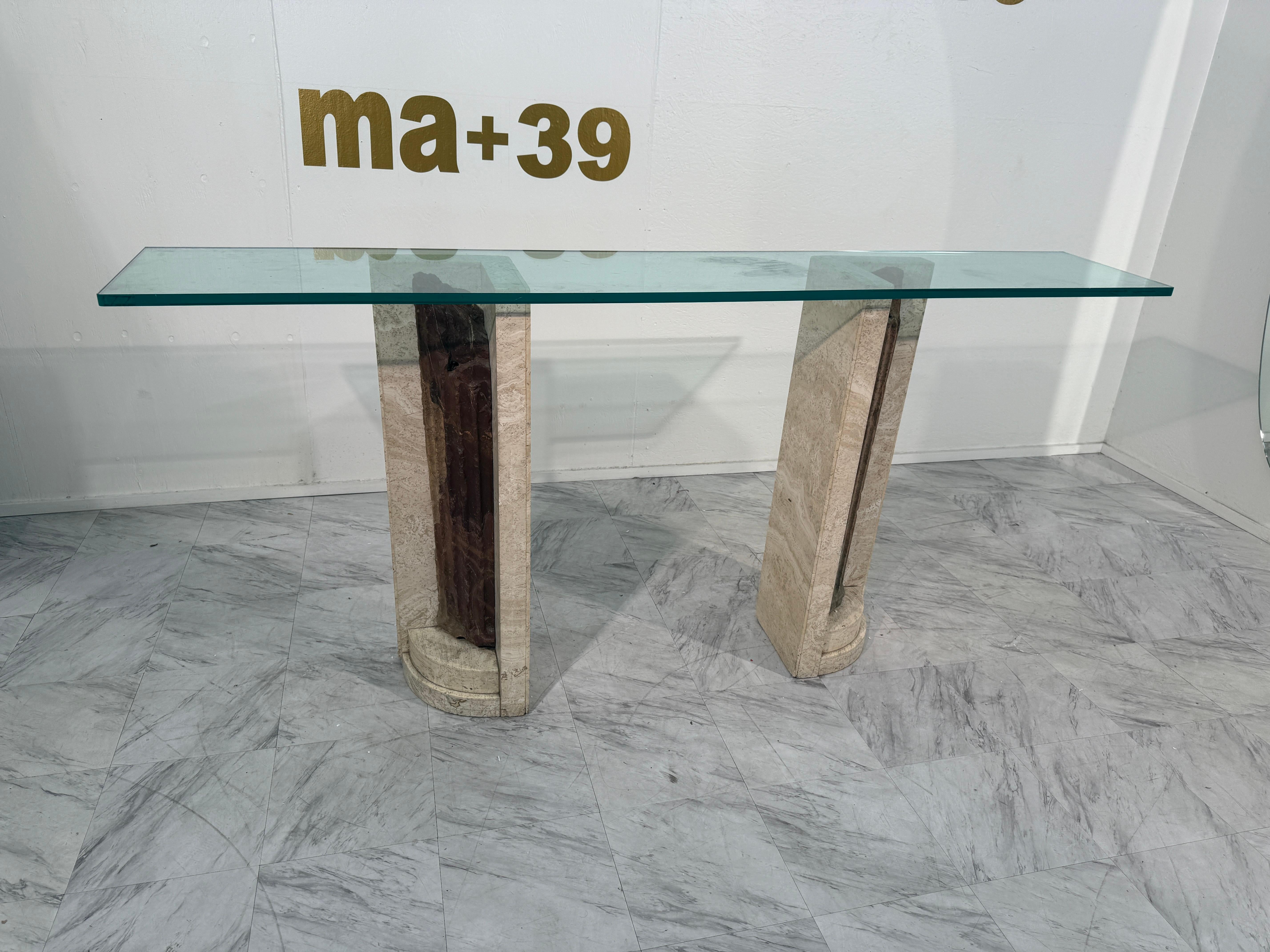 Table console italienne avec base en travertin et fragments de colonnes antiques en vente 5