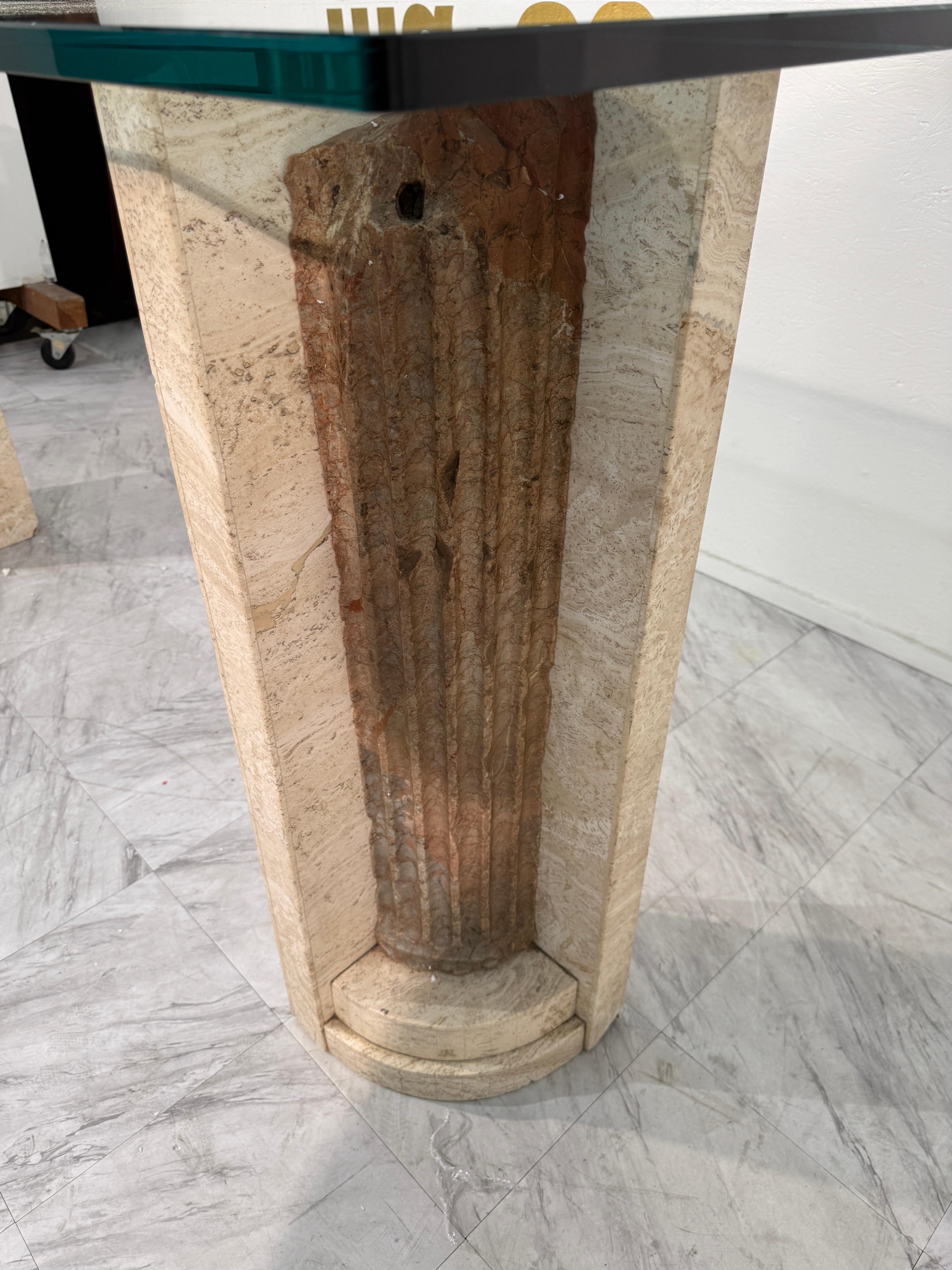 Table console italienne avec base en travertin et fragments de colonnes antiques en vente 3