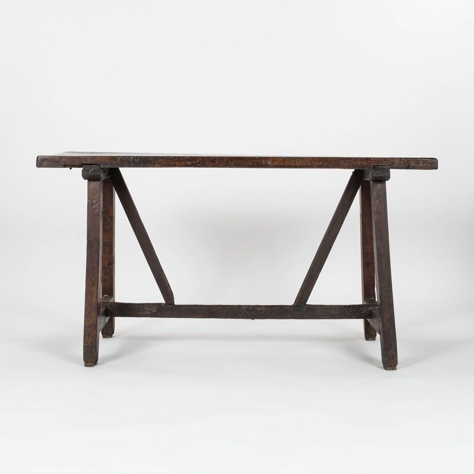 Console italiana con base a cavalletto in vendita 2