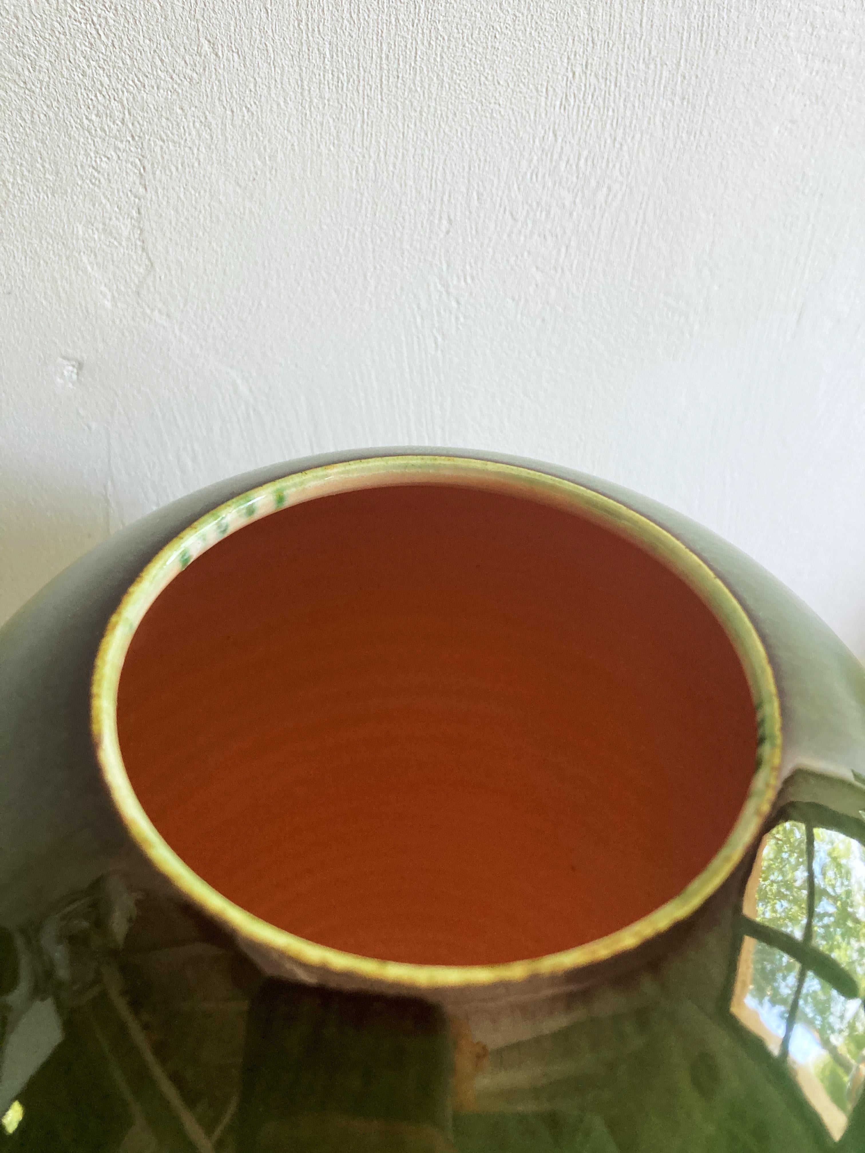 Italienische Zeitgenössische Artistik Keramik Canopo Kaninchen Schwarz Grün Vase von Amaaro (Moderne) im Angebot