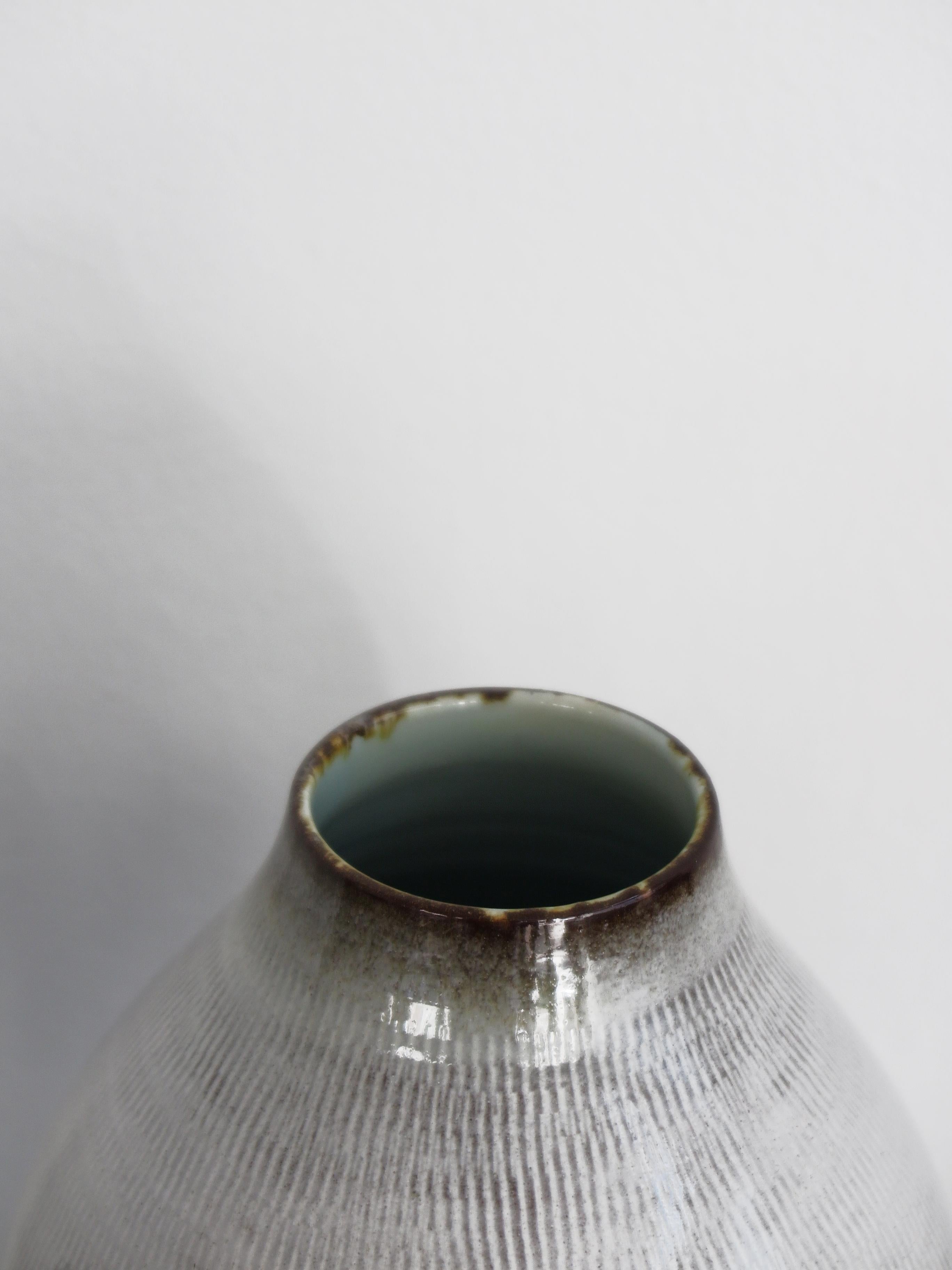 Italian Contemporary Artistic Ceramic Canopo Vase by Amaaro, 2022 For Sale 3