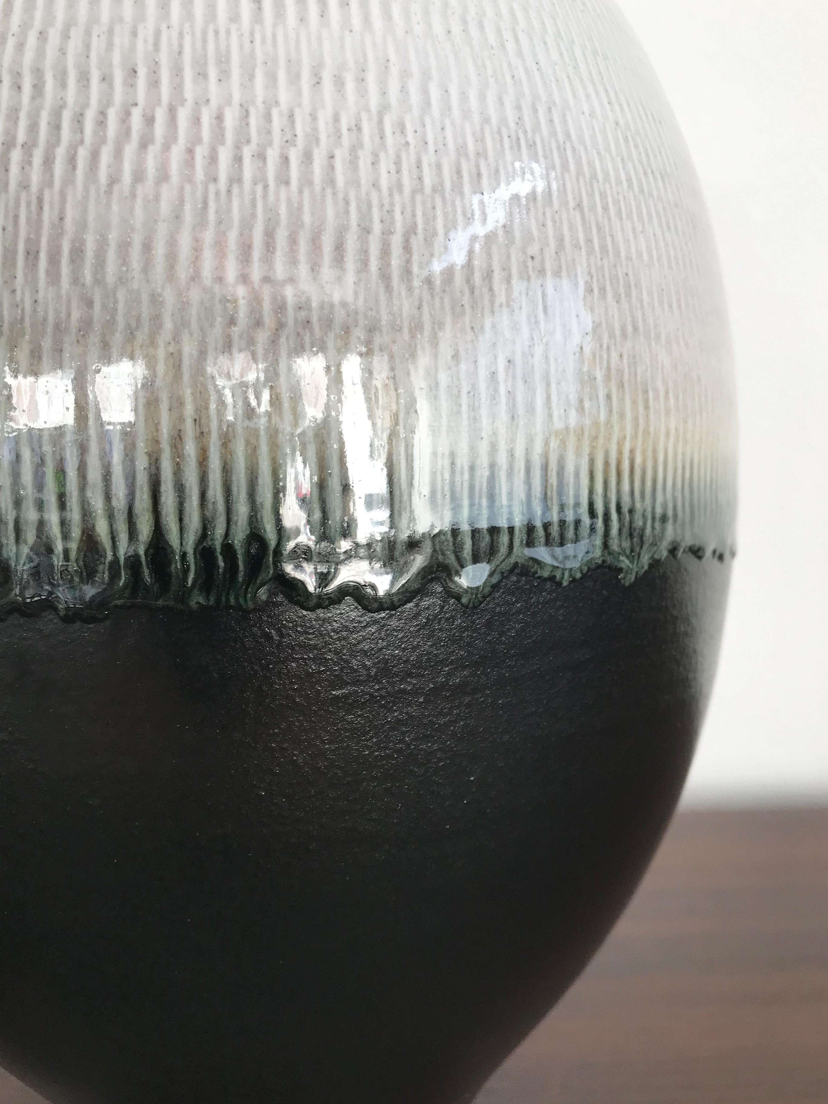 Italian Contemporary Artistic Ceramic Canopo Vase by Amaaro, 2022 For Sale 4
