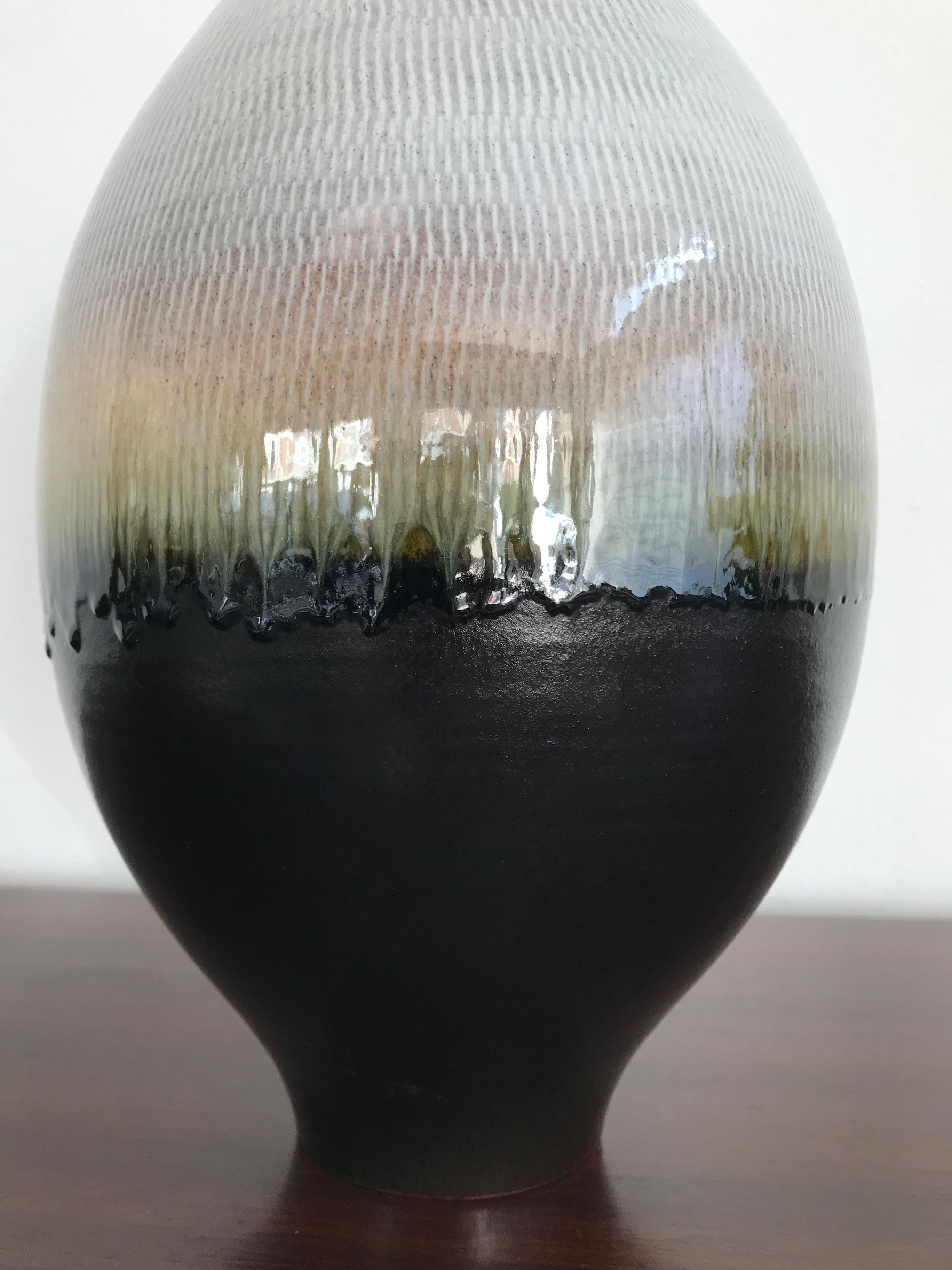 XXIe siècle et contemporain Vase en céramique artistique italienne contemporaine d'Amaaro, 2022 en vente
