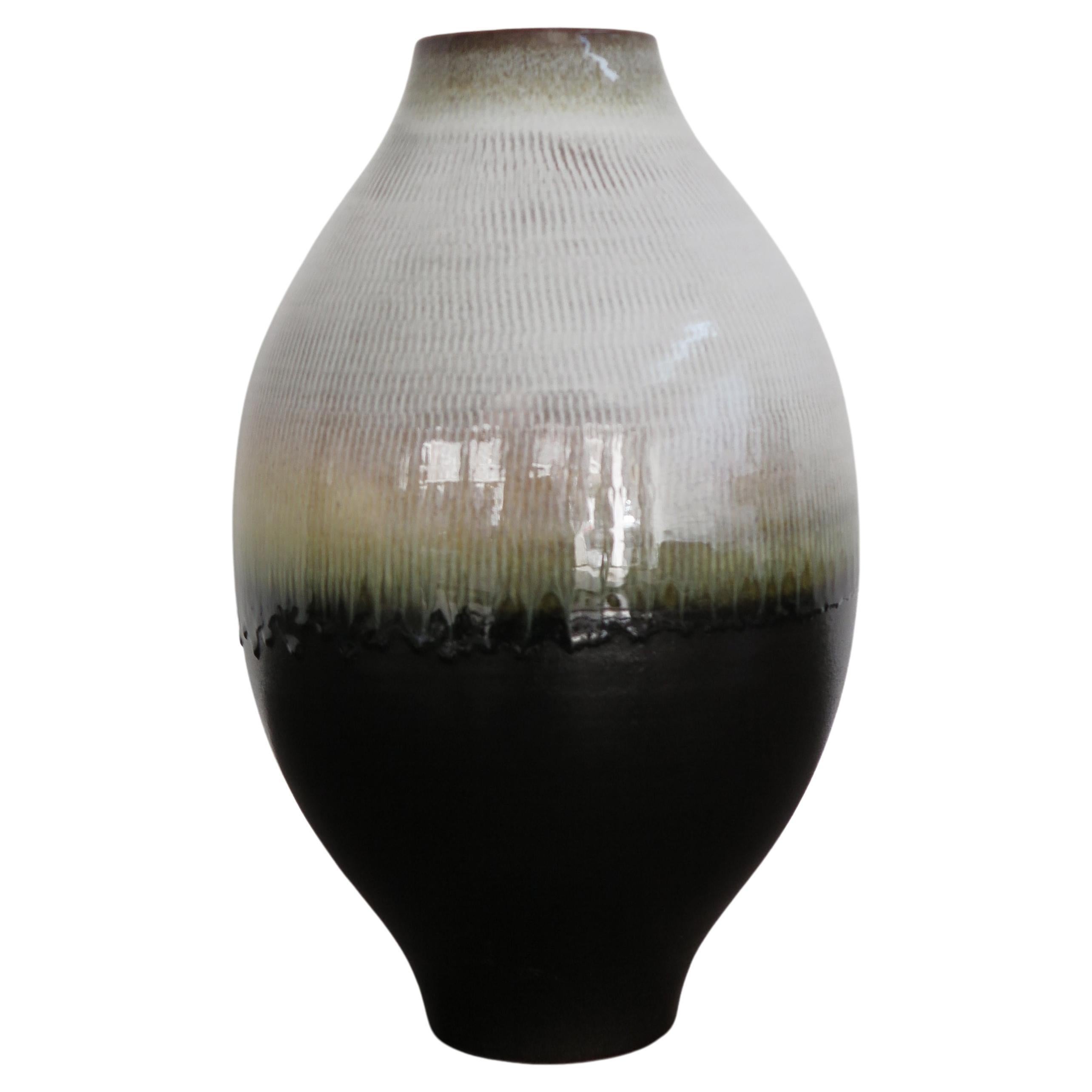 Vase en céramique artistique italienne contemporaine d'Amaaro, 2022