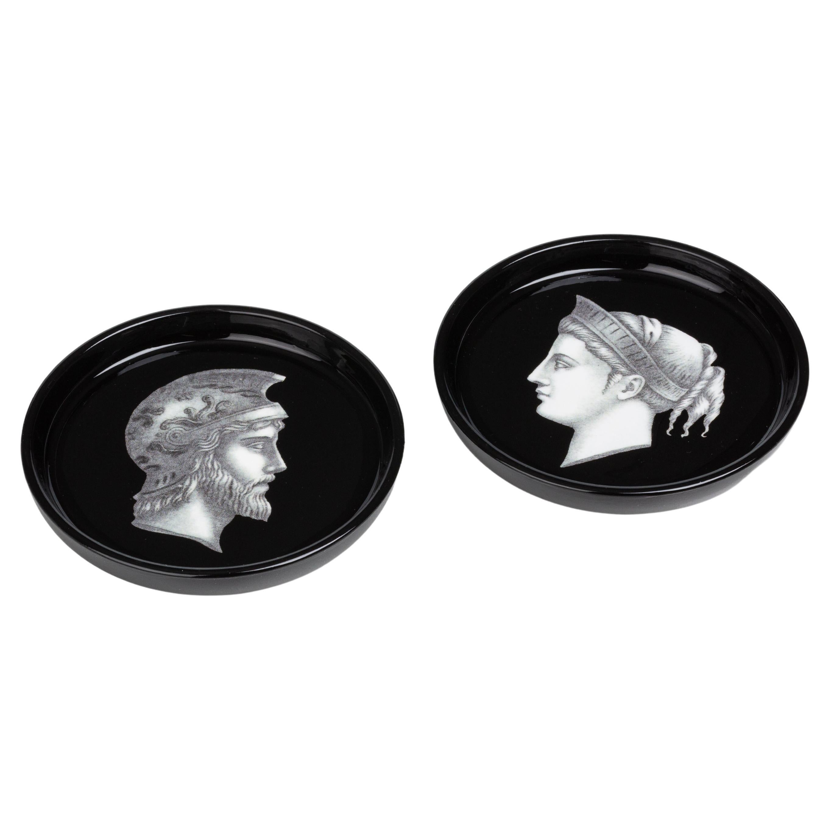 Italian Contemporary Black and White Ancient Profile Resin Coasters Set of 2 For Sale
