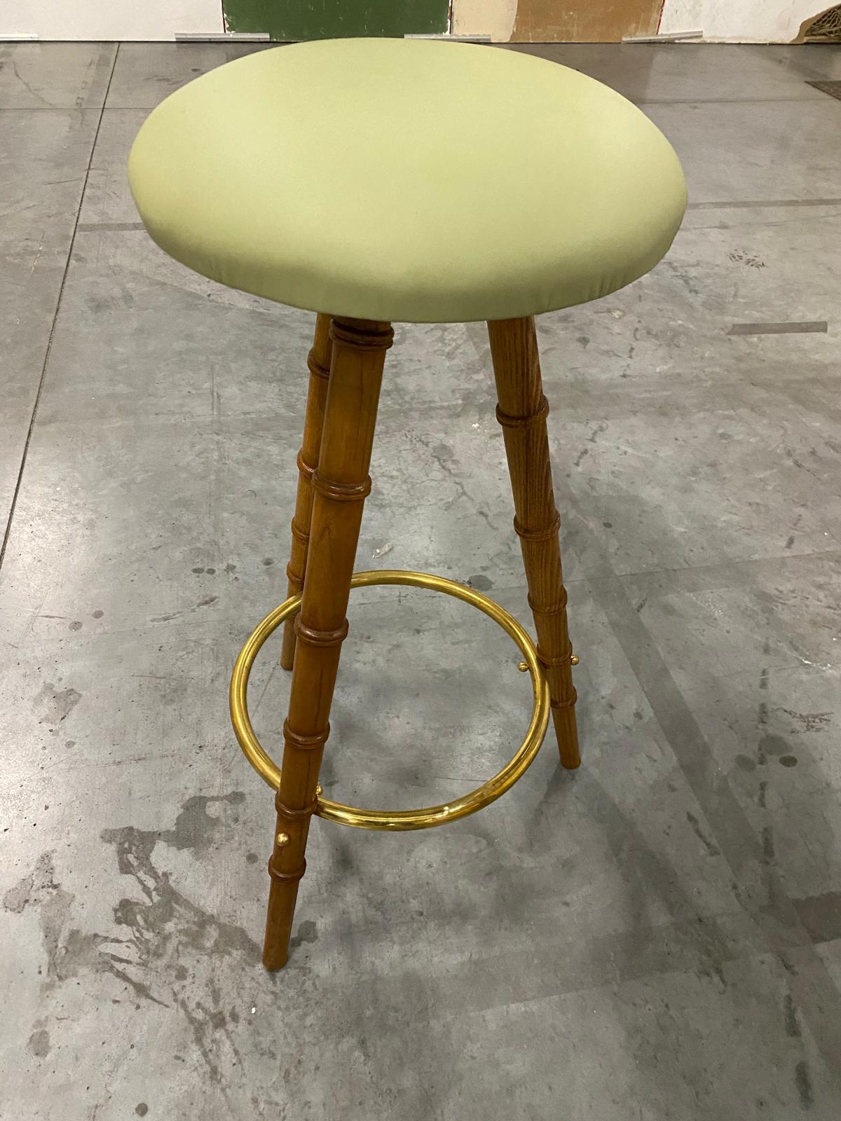 Tabouret contemporain italien en tissu blanc crème, en laiton et en bois de bambou Neuf - En vente à Scandicci, Florence