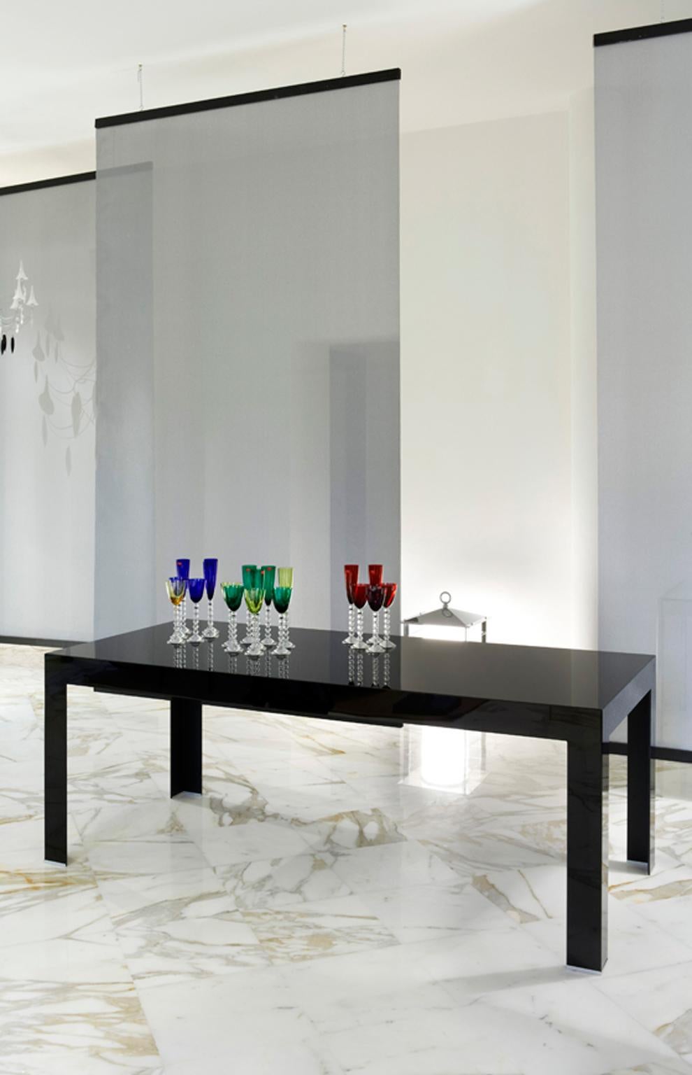 Minimalist Italy Contemporary Design Black Glass Dining Table in Minimal Style