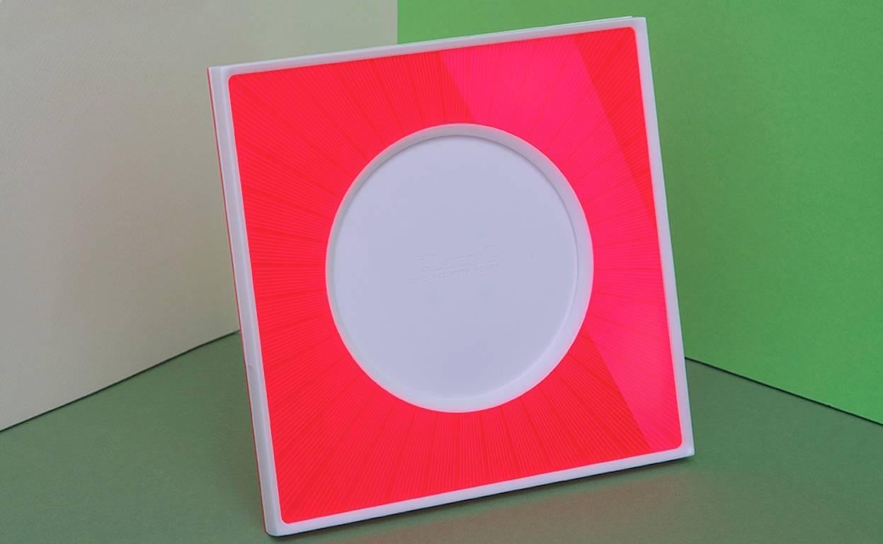 Italienischer italienischer Fotorahmen aus rotem und weißem Plexiglas, rot gesprenkelt im Angebot 4