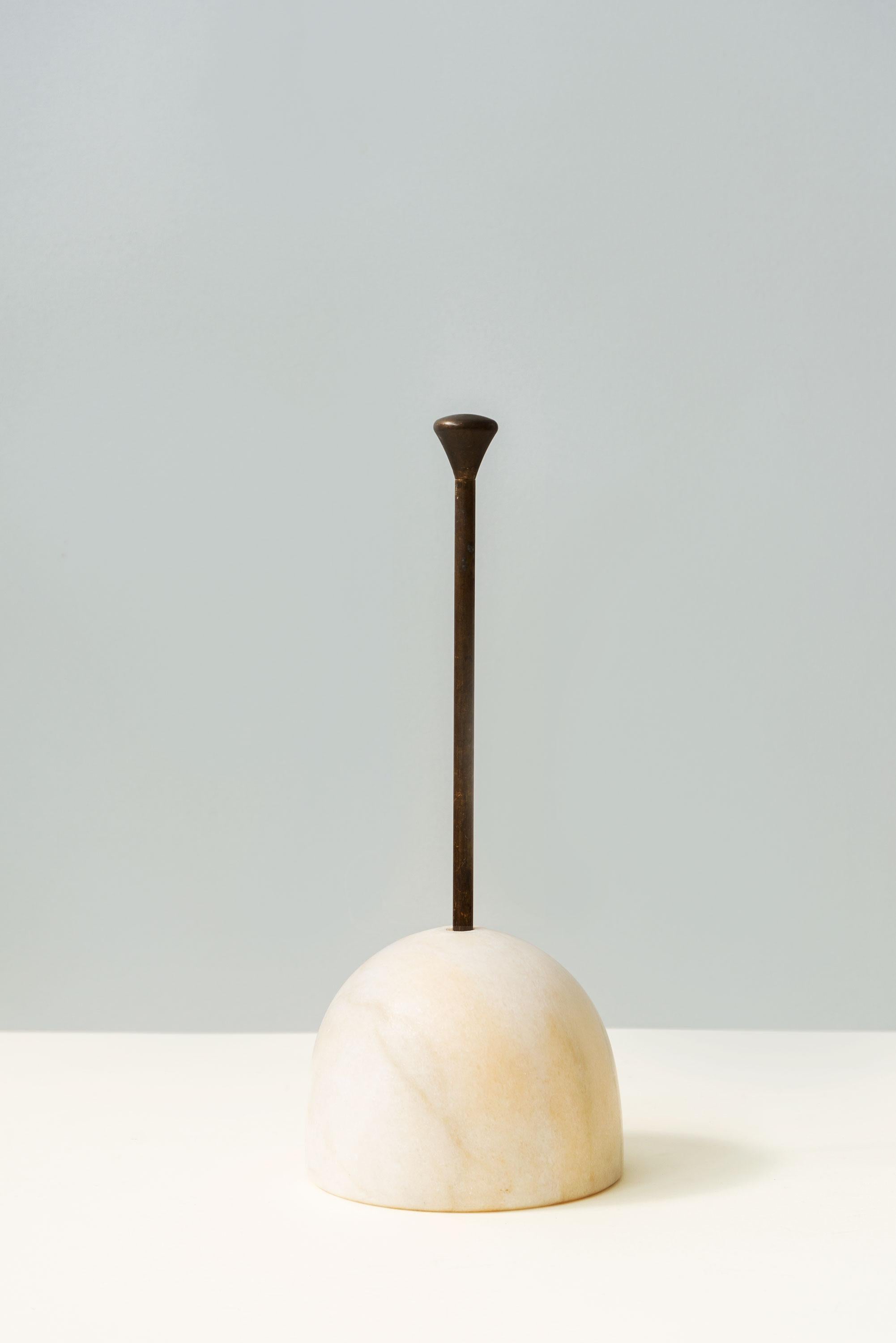 Doorstops, paperweights or furniture elements, Vintage Domus' FP02-PA doorstops are distinguished by their timeless elegance and unique personalization. Versatile objects with a minimalist and sophisticated design, made with fine materials and