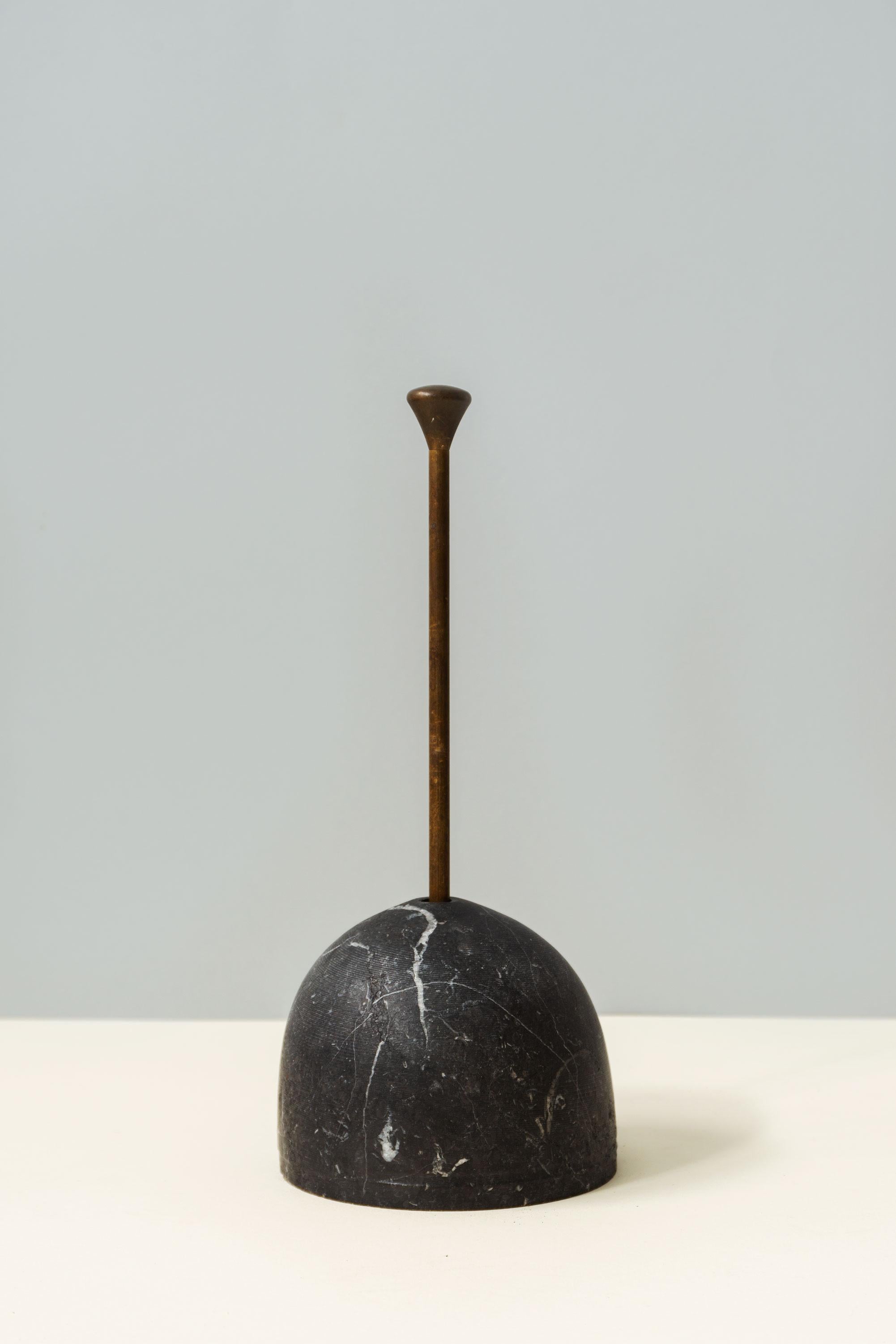 Italian Contemporary doorstop or decorative object in marble For Sale 3