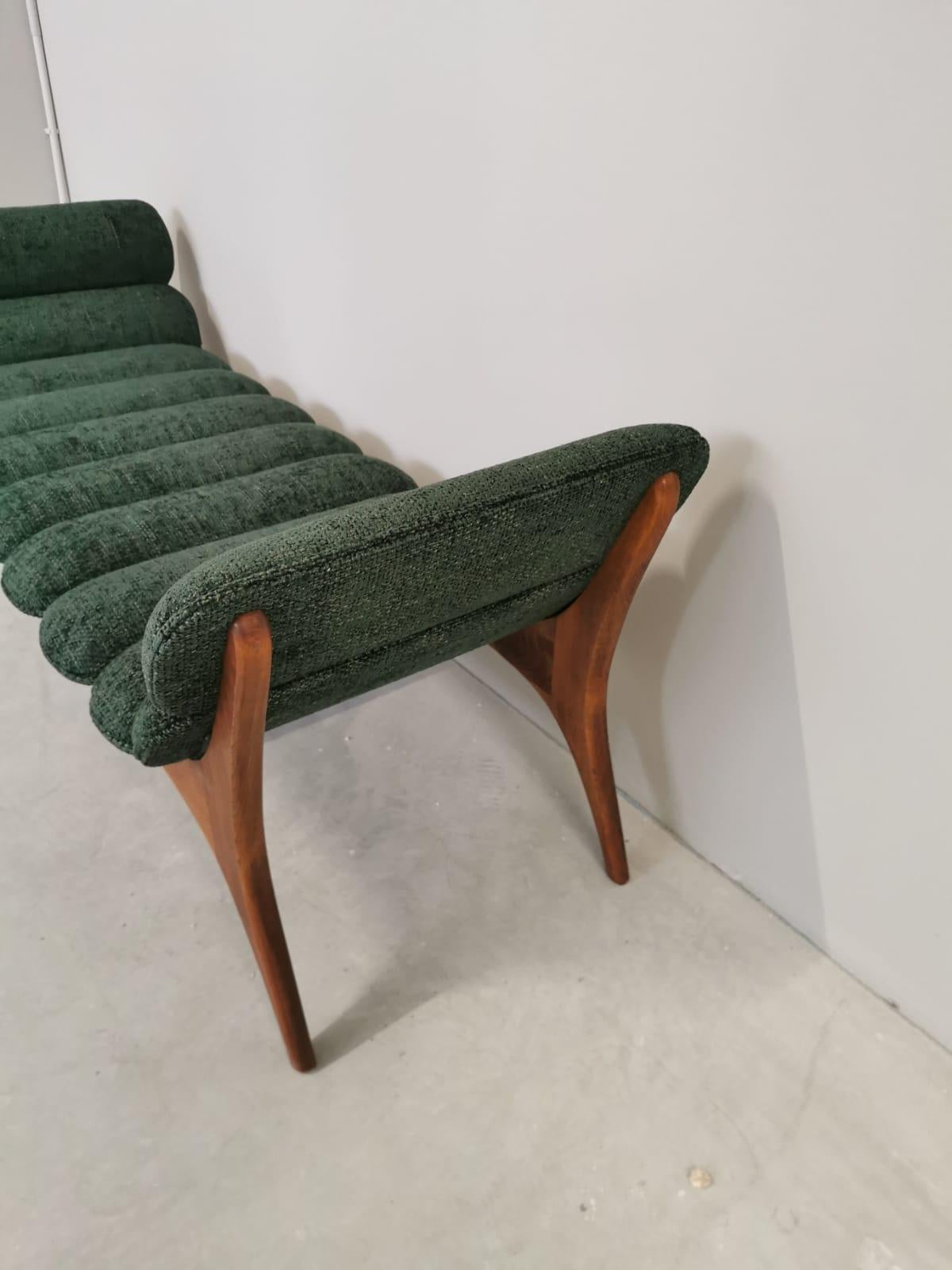 Italian Contemporary Forest Green Chenille  und Wood Bench (21. Jahrhundert und zeitgenössisch) im Angebot