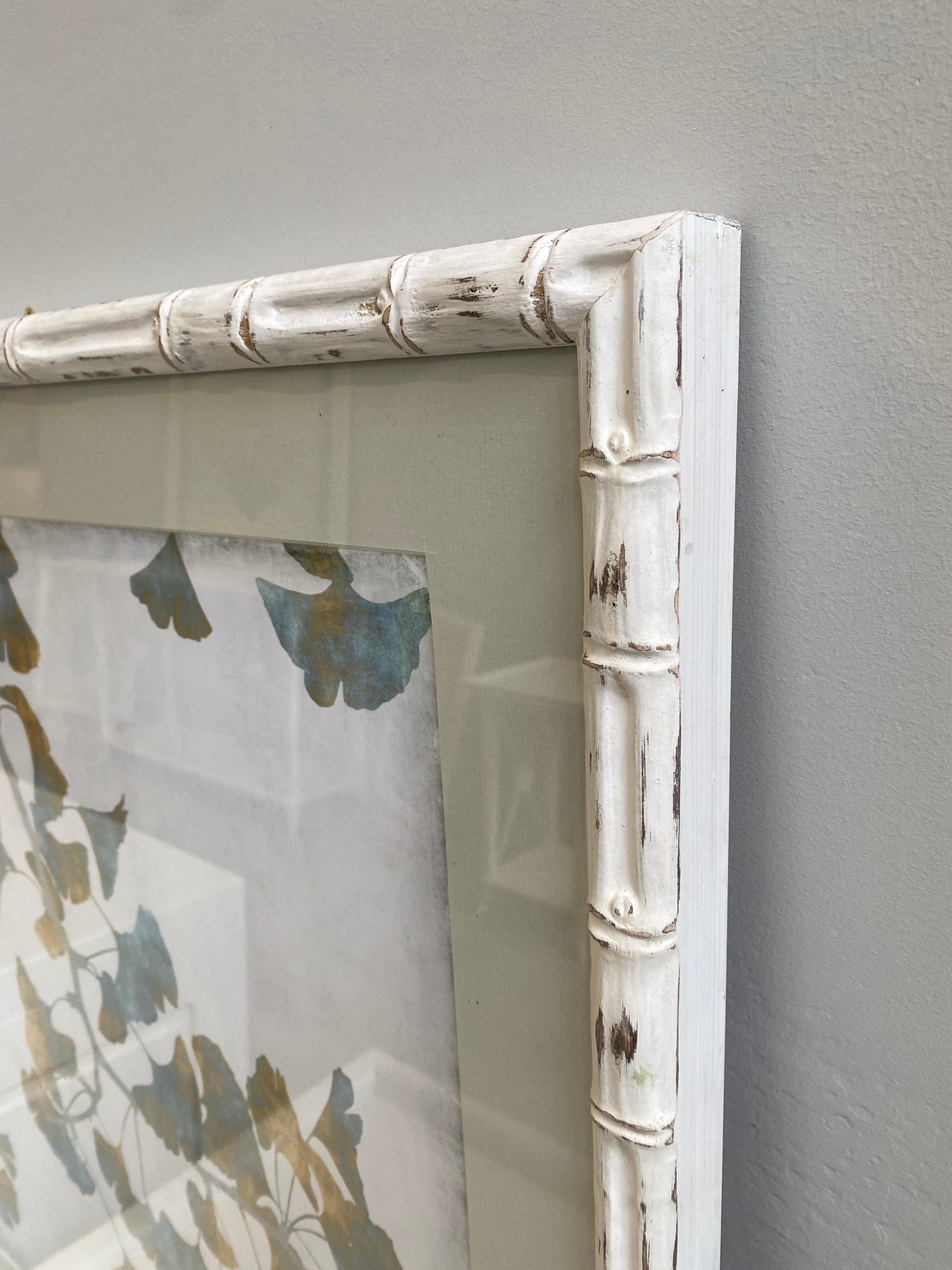 Miroir Impression contemporaine italienne de la plante Ginko avec cadre en bois de style bambou blanc en vente