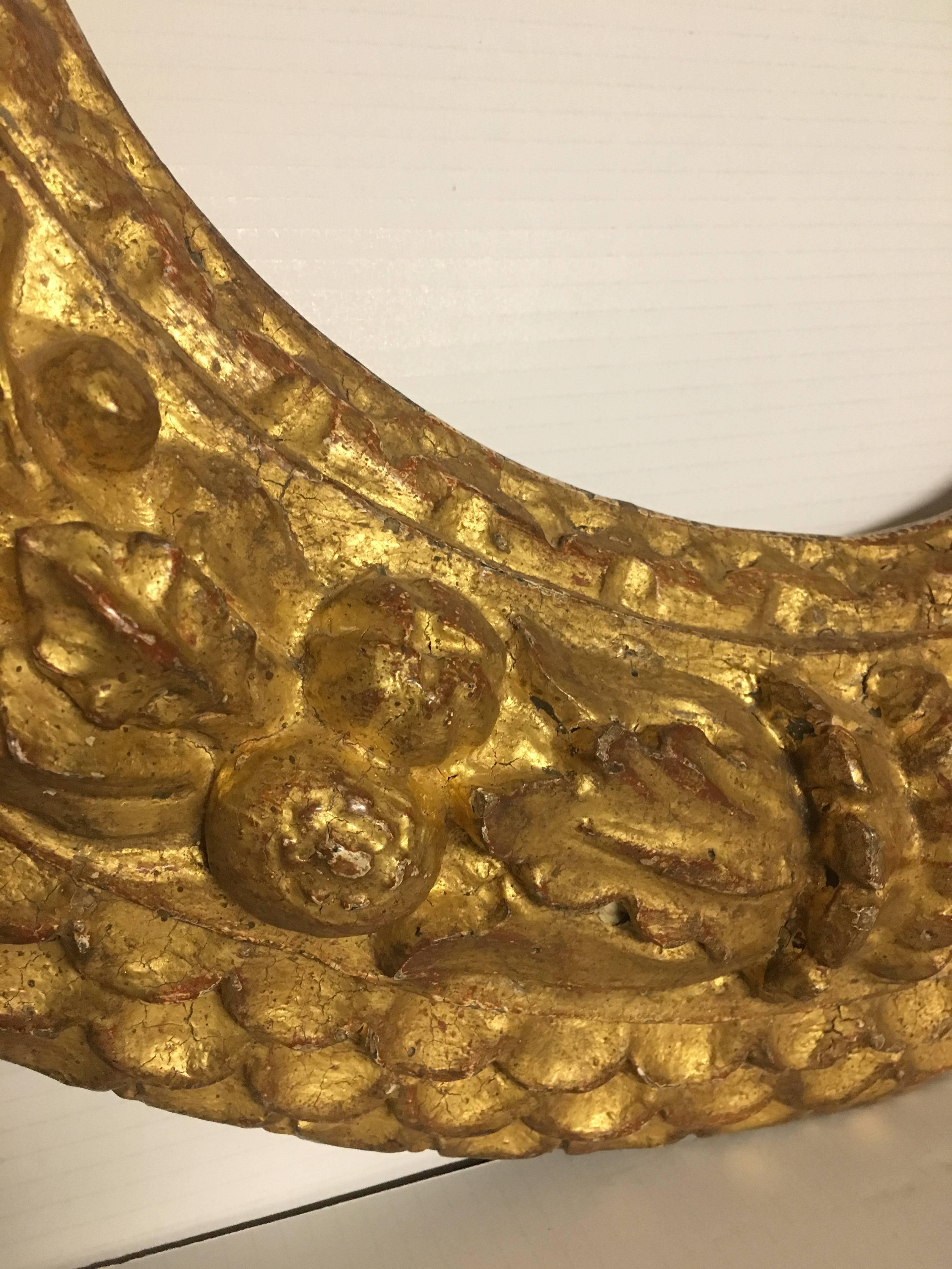 Marco Italiano Contemporáneo de Madera Tallada a Mano con Cubierta de Pan de Oro, Tamaños Personalizados en Excelente estado para la venta en Prato, IT