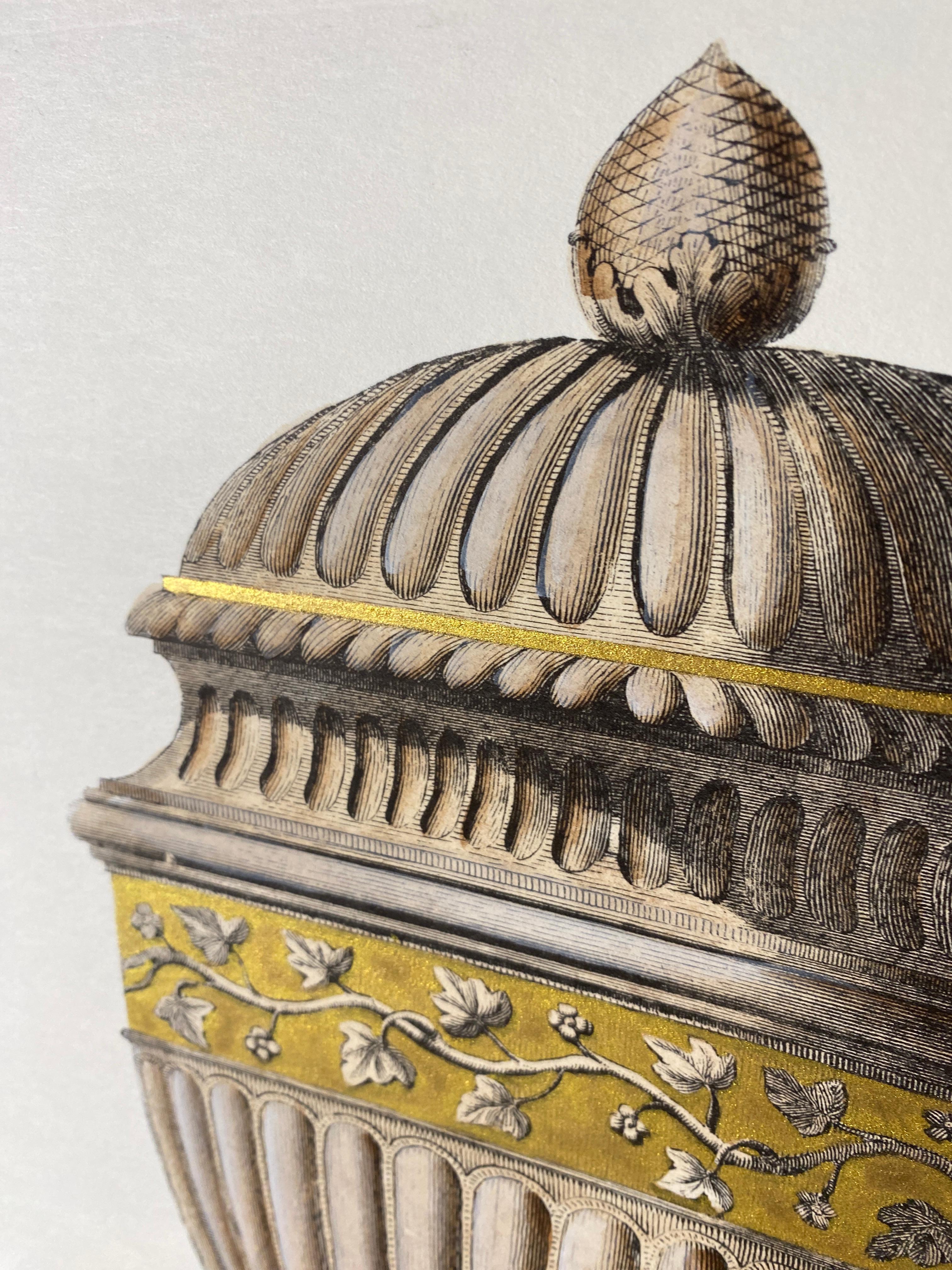Florero Antiguo Italiano Contemporáneo Coloreado a Mano Crema y Oro Impresión 3 de 4 en Nuevo estado para la venta en Scandicci, Florence