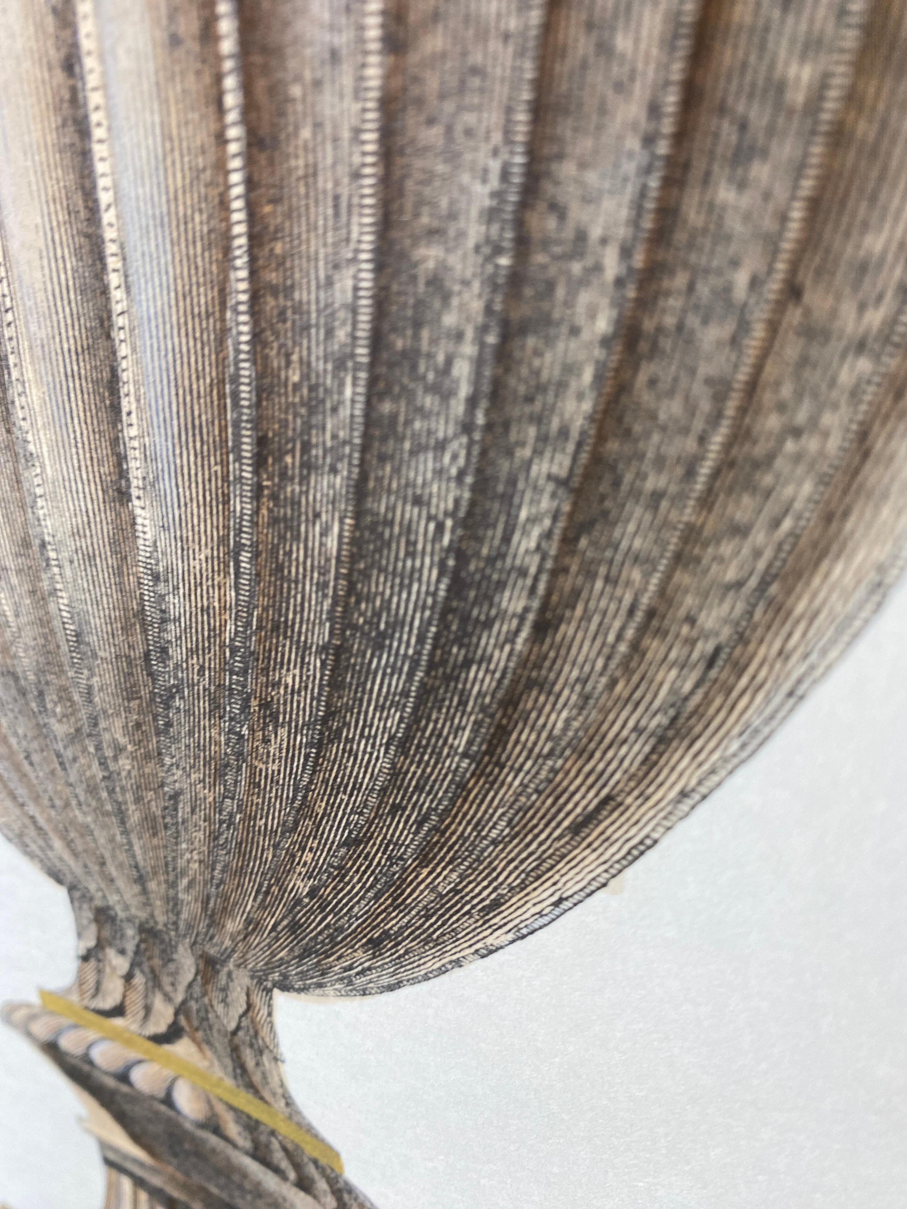Florero Antiguo Italiano Contemporáneo Coloreado a Mano Crema y Oro Impresión 3 de 4 en venta 1