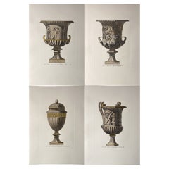 Juego de 4 Floreros Antiguos Italianos Contemporáneos Coloreados a Mano en Crema y Oro