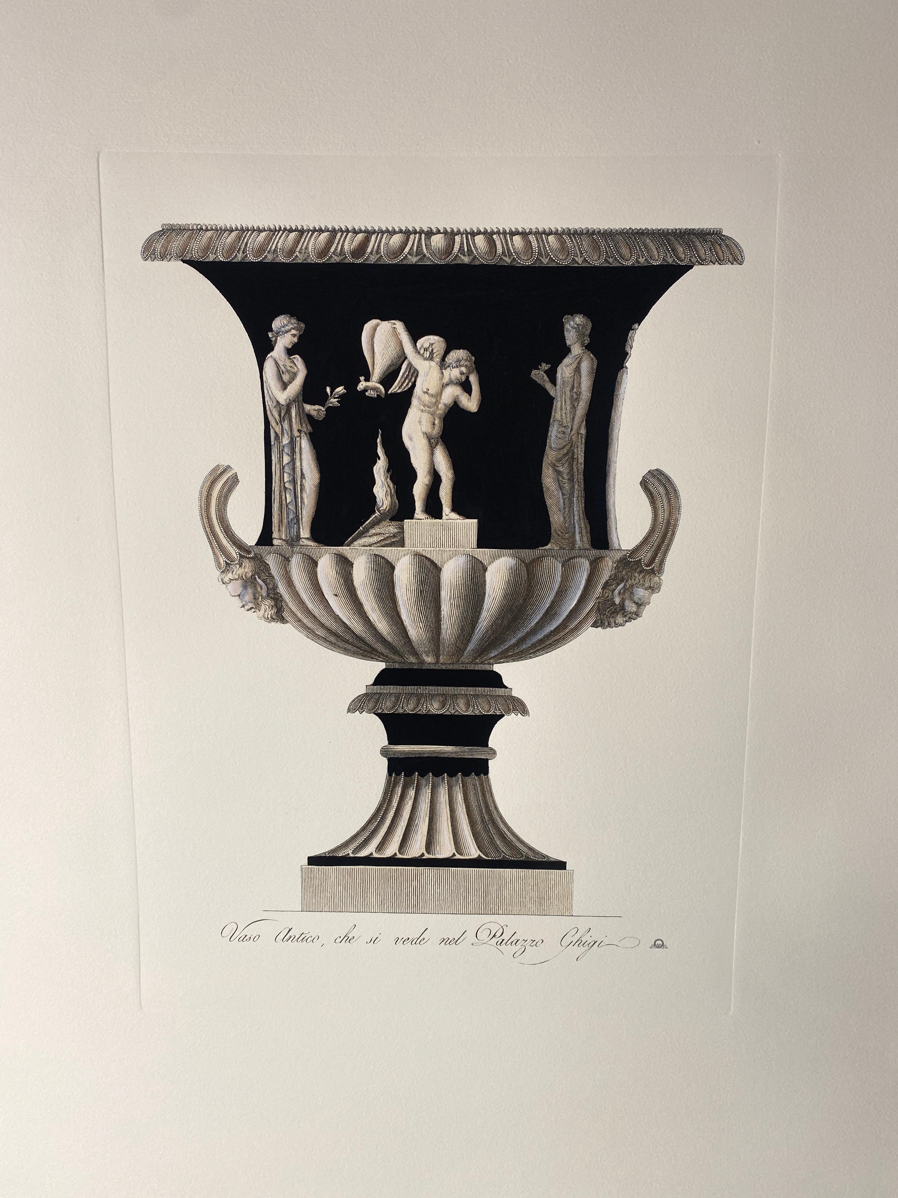 Italienische Contemporary Hand Colored Deep Black Antique Vase Print 1 of 4 (Handbemalt) im Angebot