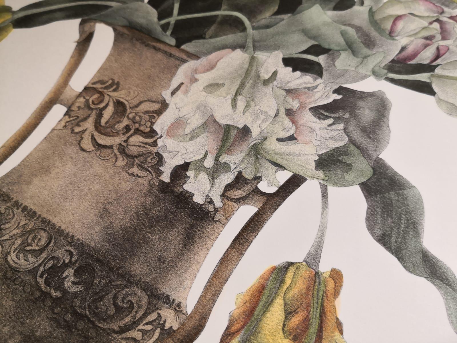 Peint à la main Vase italien contemporain peint à la main imprimé de tulipes jaunes et blanches en vente