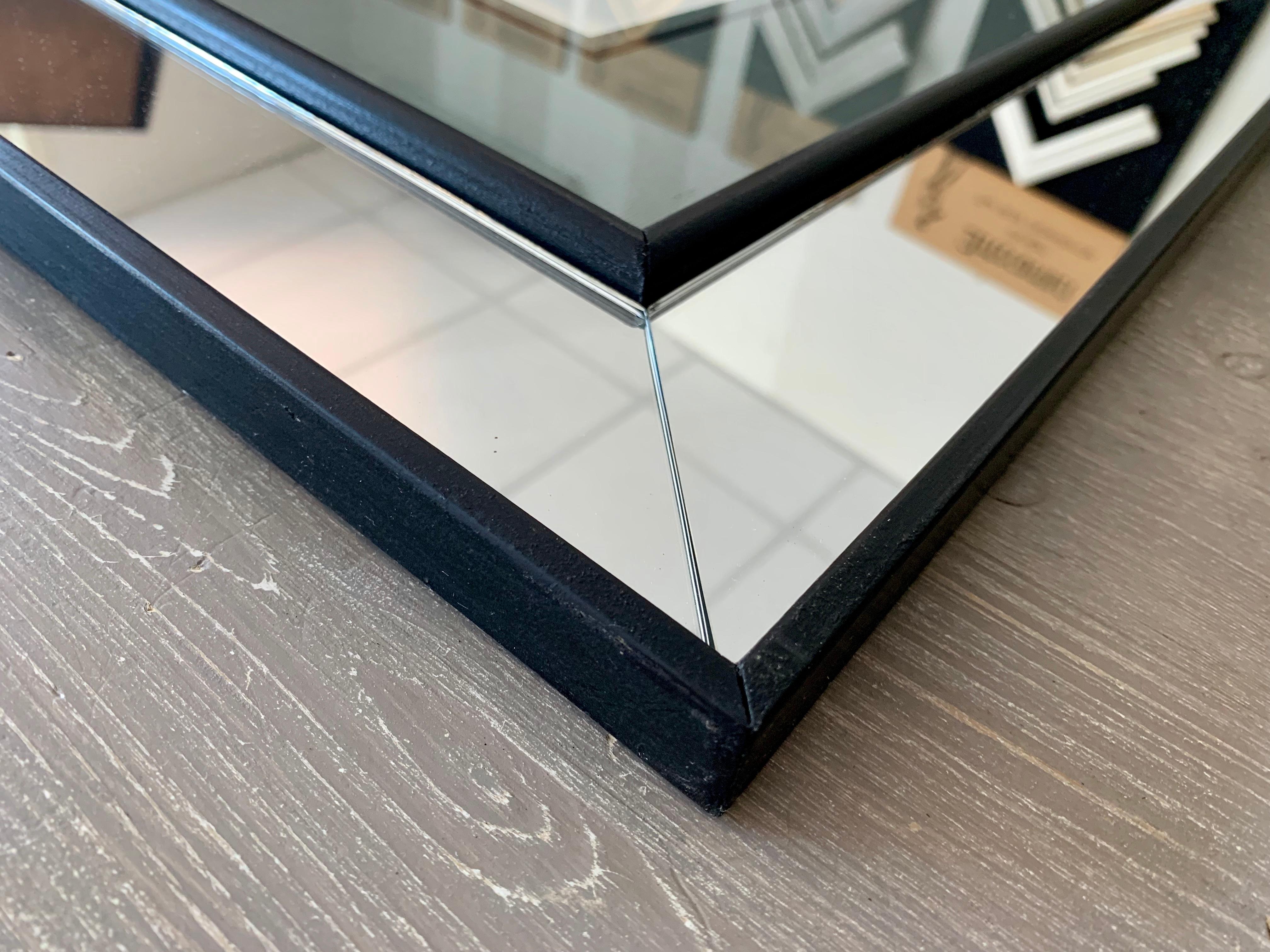 Estampa Contemporánea Italiana Coloreada a Mano con Marco de Madera Espejada Siglo XXI y contemporáneo en venta