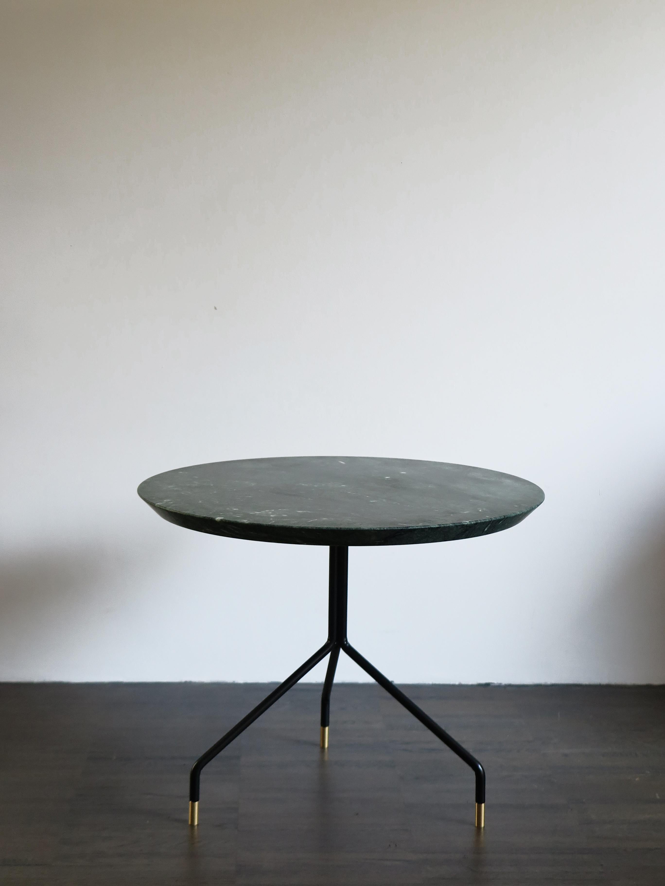 Italian contemporary round coffe table new design Capperidicasa in Limited edition,
top with 