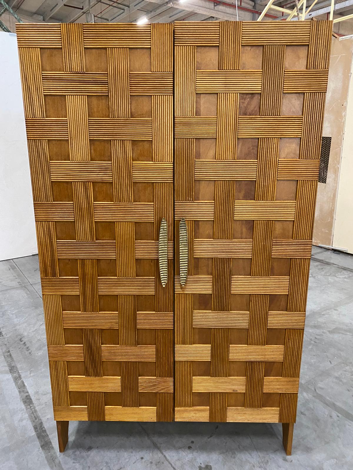 Armario Geométrico de Madera Estilo Paolo Buffa Contemporáneo Italiano de Mediados de Siglo Moderno de mediados de siglo en venta