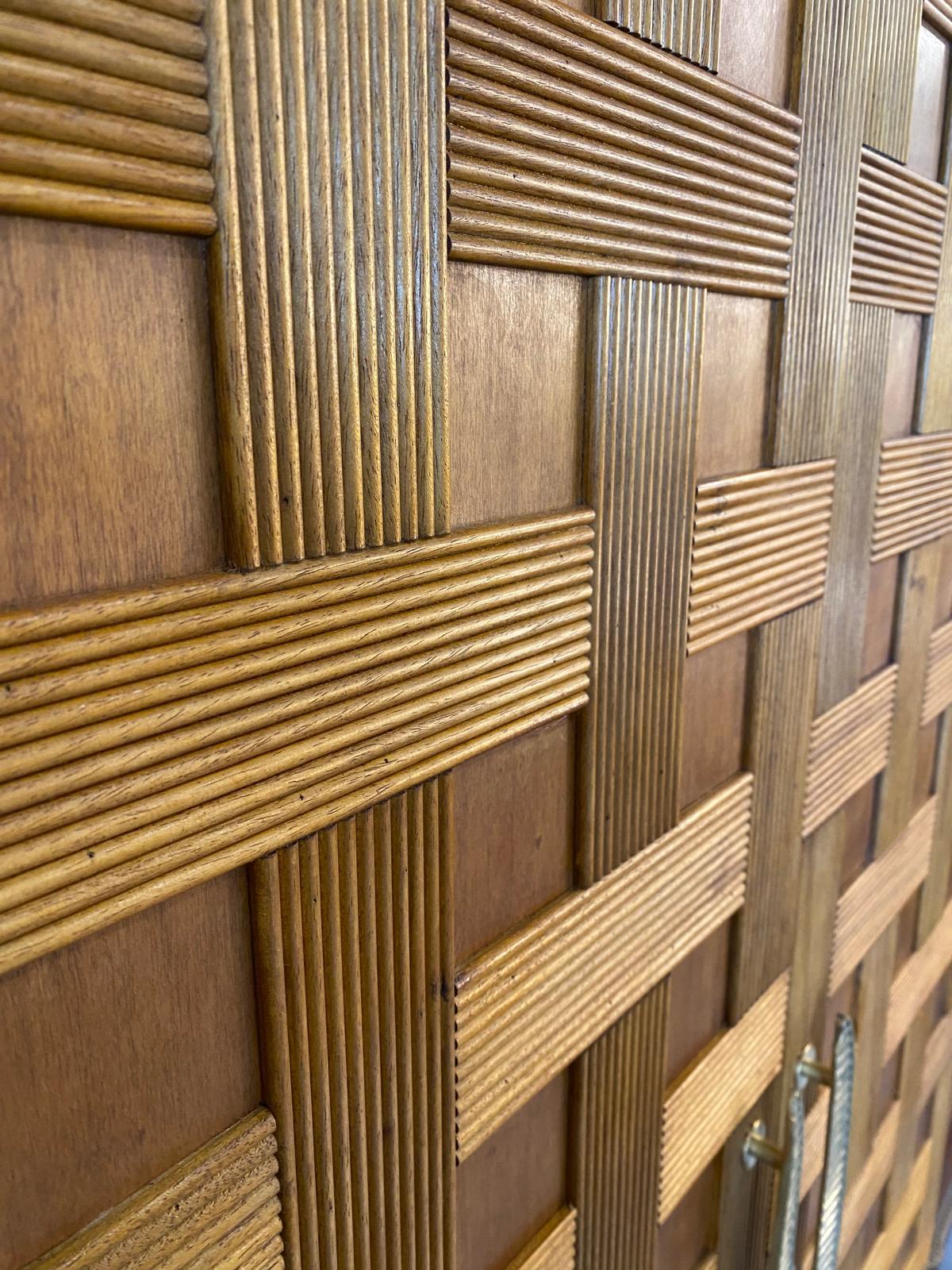 Armario Geométrico de Madera Estilo Paolo Buffa Contemporáneo Italiano de Mediados de Siglo Siglo XXI y contemporáneo en venta