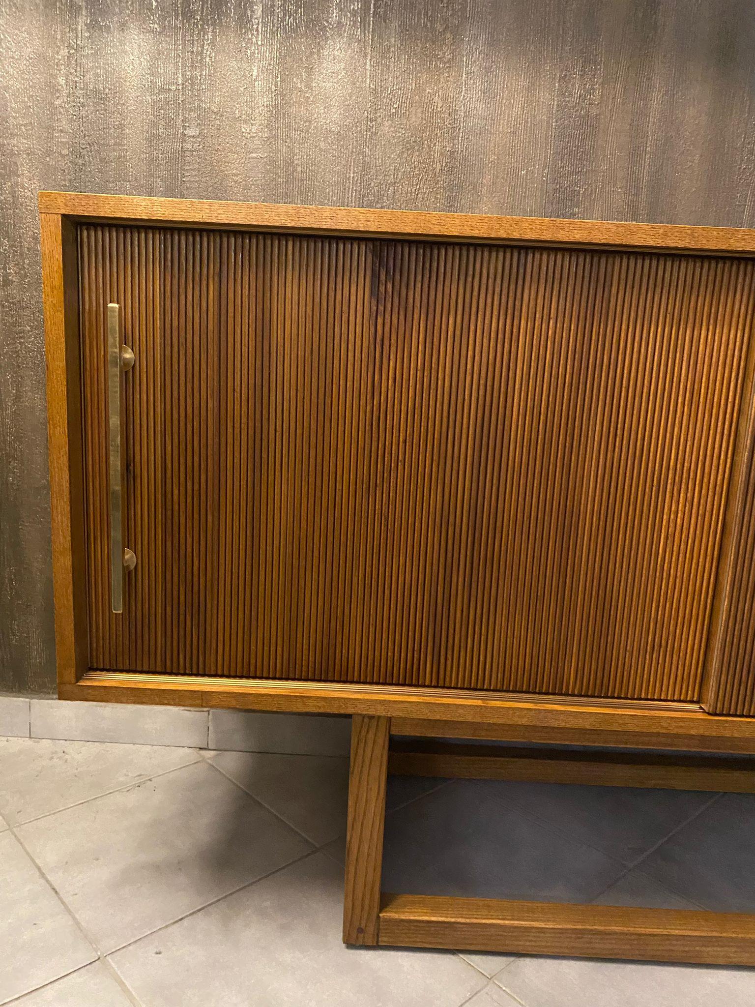 Italian Contemporary Mid-Century Style Geometric Woodand Brass Sideboard in vendita 2