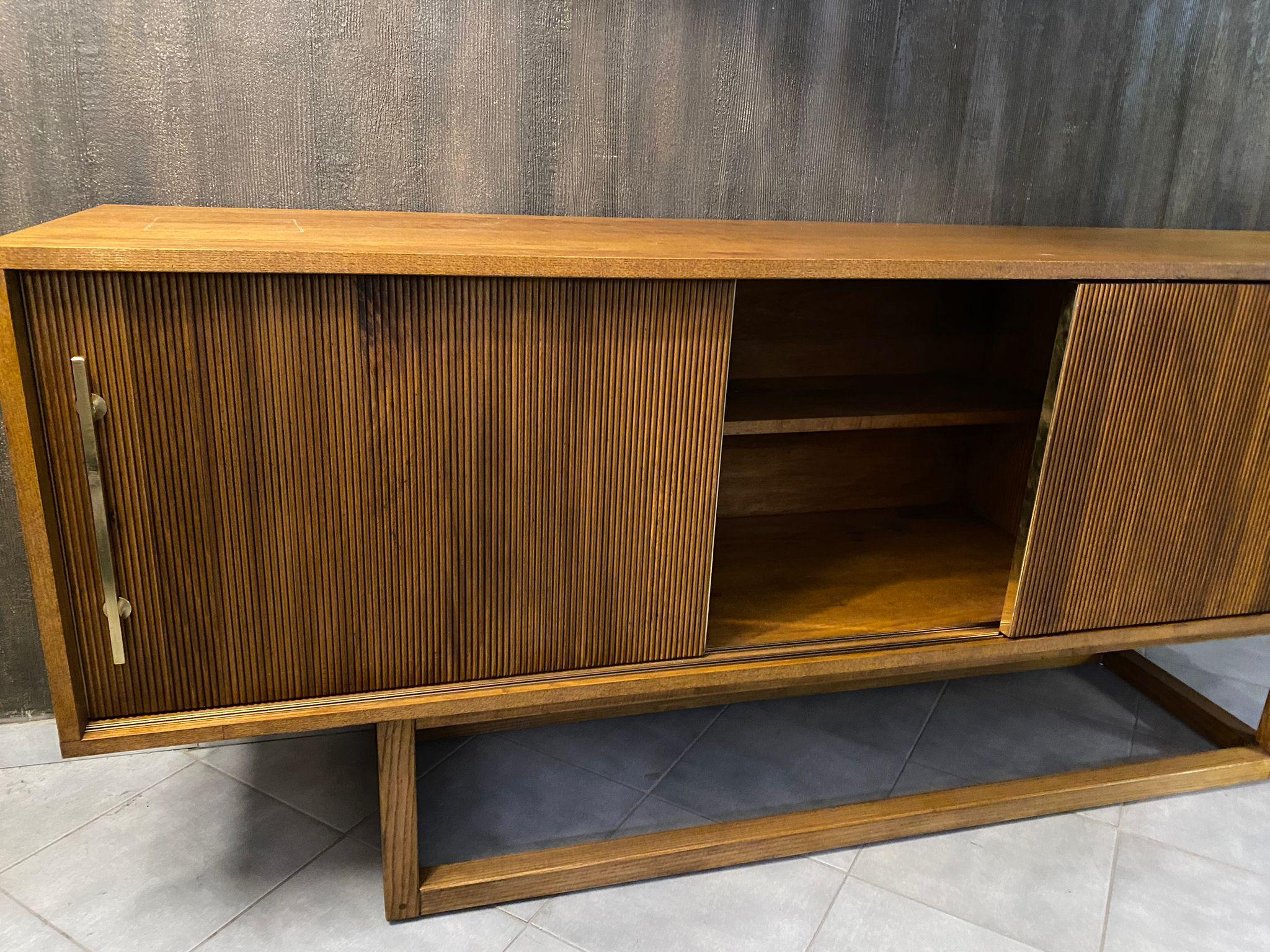 Italian Contemporary Mid-Century Style Geometric Woodand Brass Sideboard in vendita 4