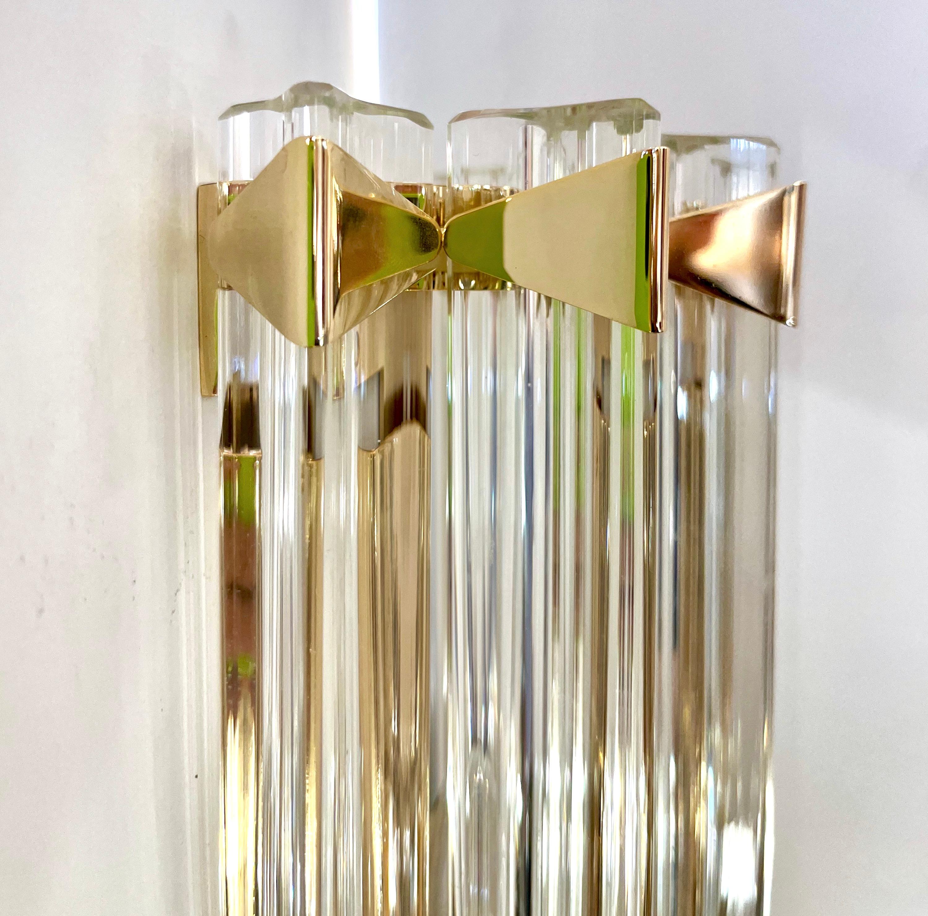 Organic Modern Italian Contemporary Minimalist Brass Crystal Clear Murano Glass Sconce For Sale