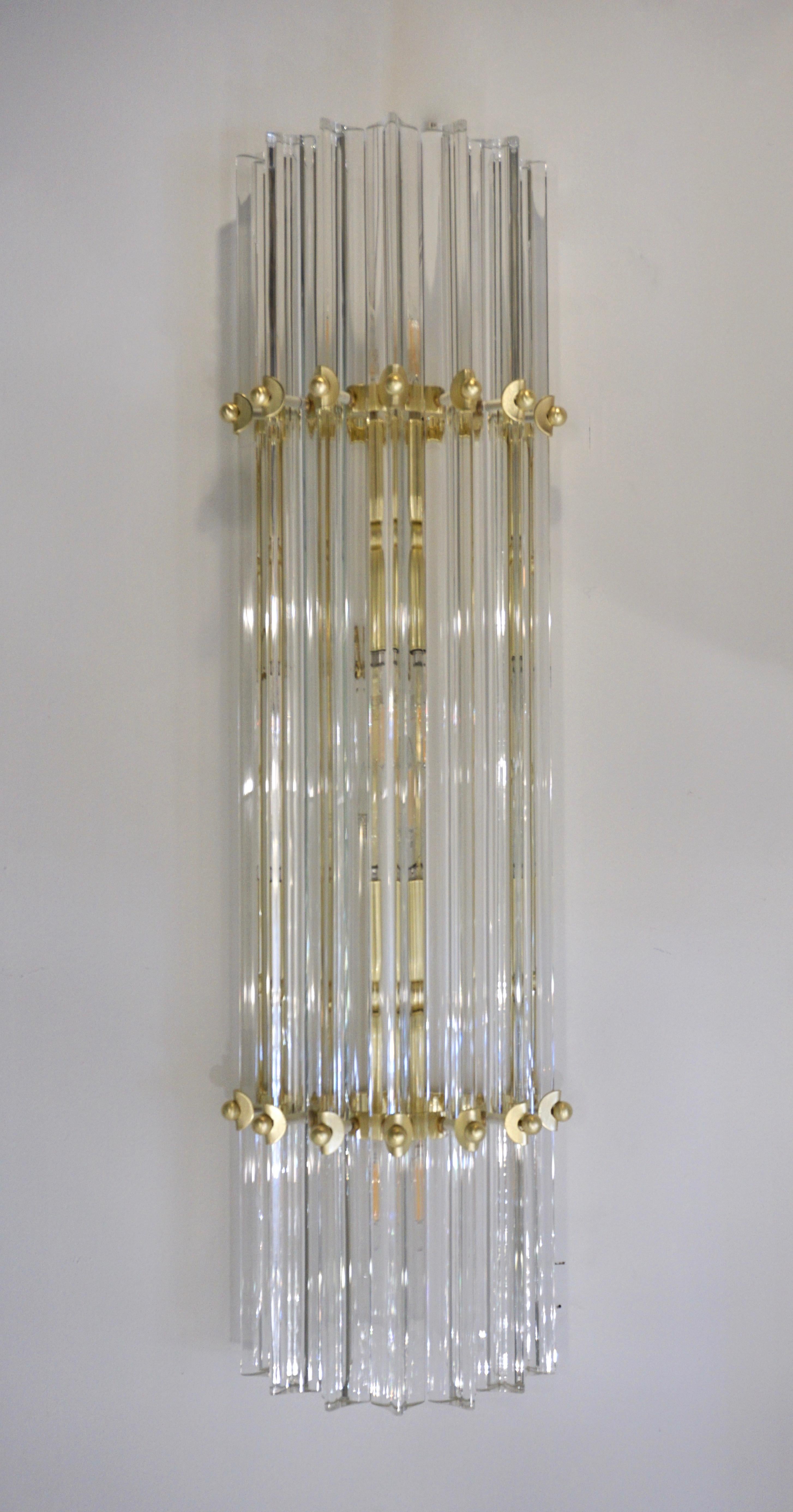 Italian Contemporary Minimalist Pair of Satin Brass Crystal Murano Glass Sconces For Sale 5