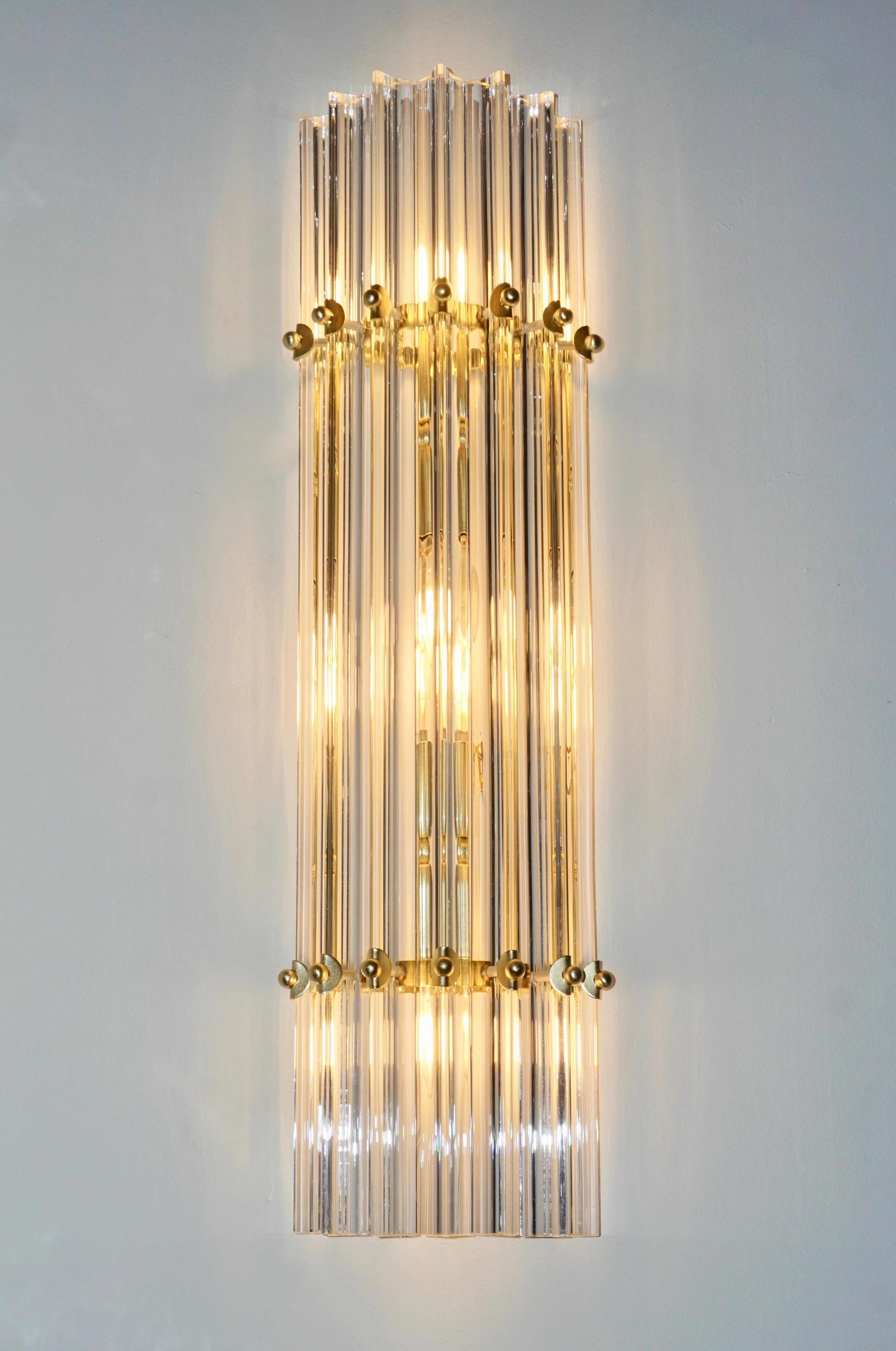 Italian Contemporary Minimalist Pair of Satin Brass Crystal Murano Glass Sconces For Sale 1