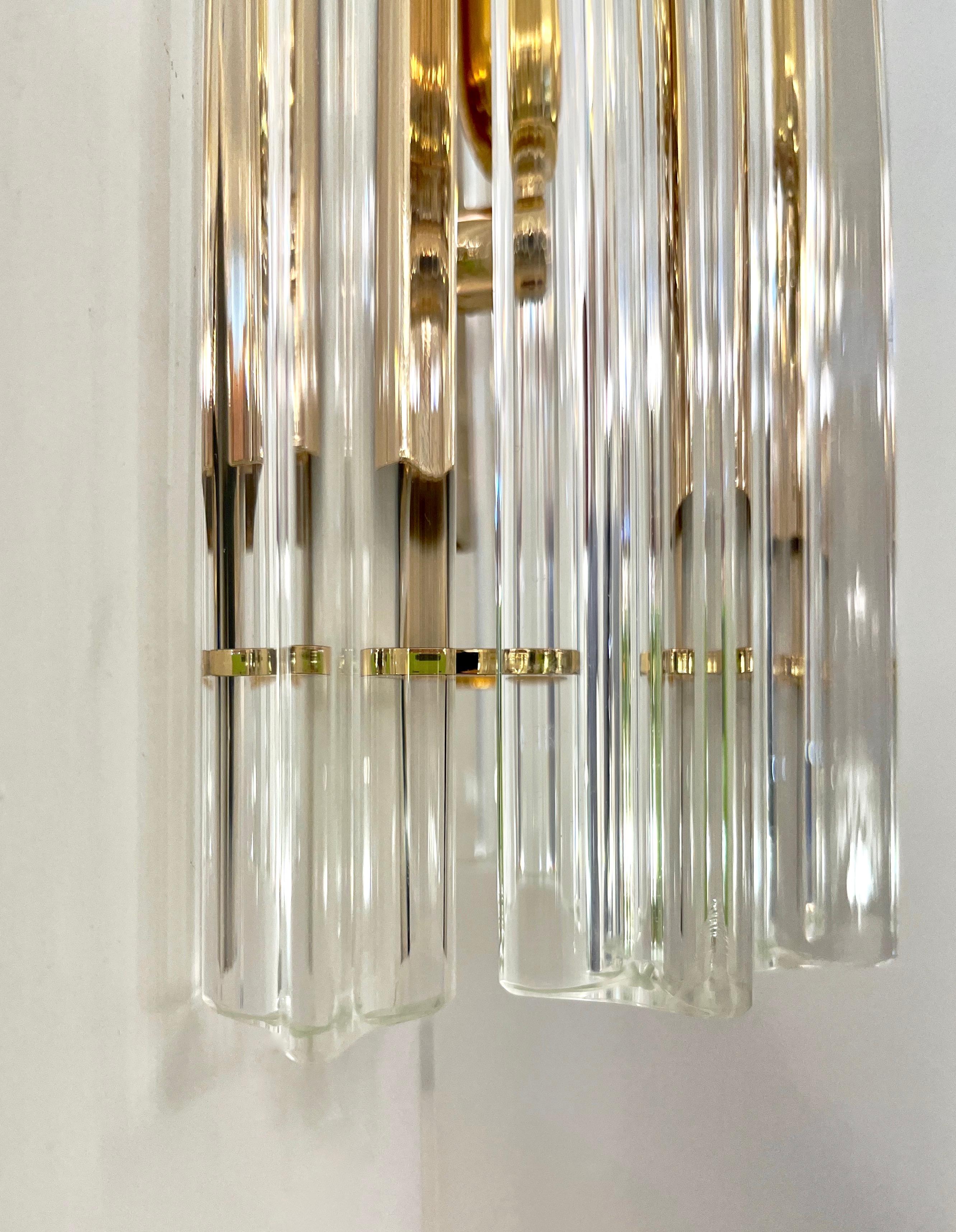 Italian Contemporary Pair of Minimalist Brass Crystal Clear Murano Glass Sconces For Sale 2