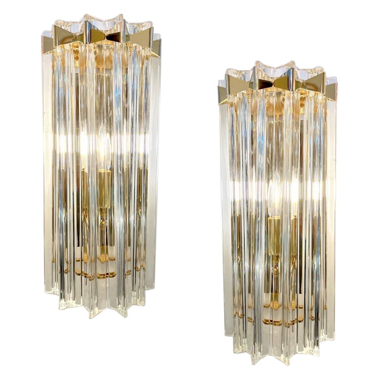 Coppia contemporanea di lampade minimaliste in ottone e cristallo trasparente di Murano