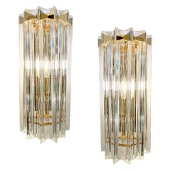 Coppia contemporanea di lampade minimaliste in ottone e cristallo trasparente di Murano