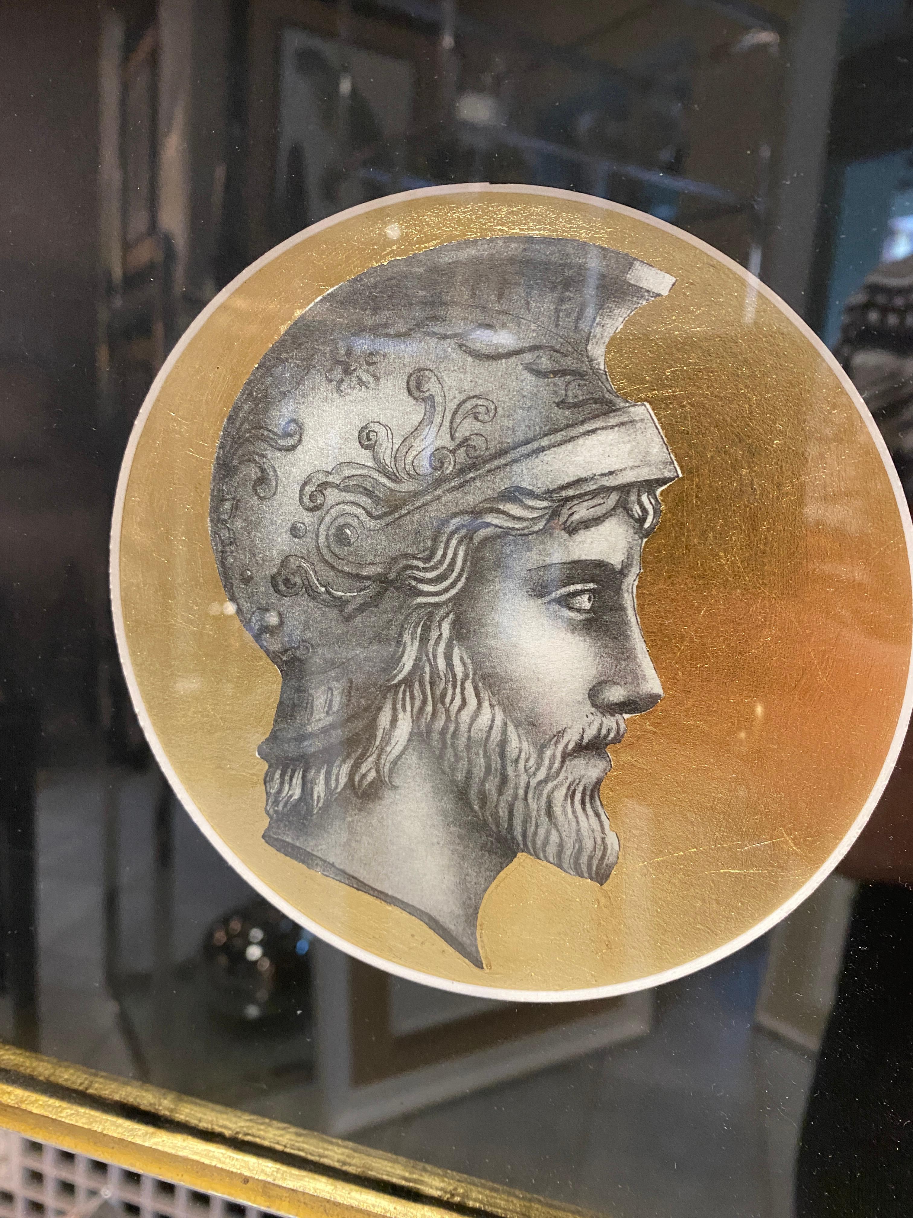 Italienischer Contemporary Print von Ancient Profile mit Spiegel und Gold Wood Frame  (Neoklassisch) im Angebot