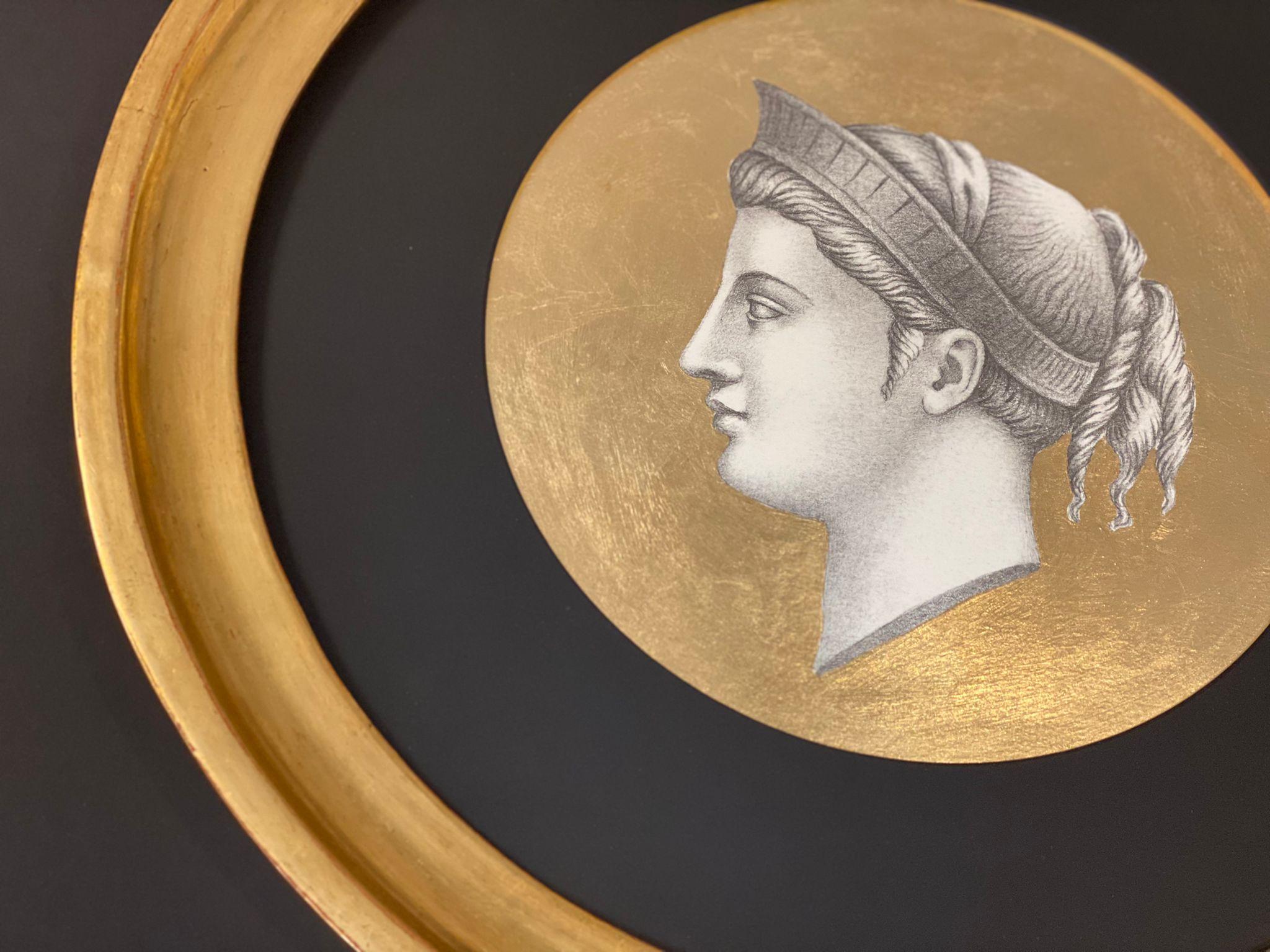 Néoclassique Impression italienne contemporaine de profil ancien avec cadre rond en bois doré en vente