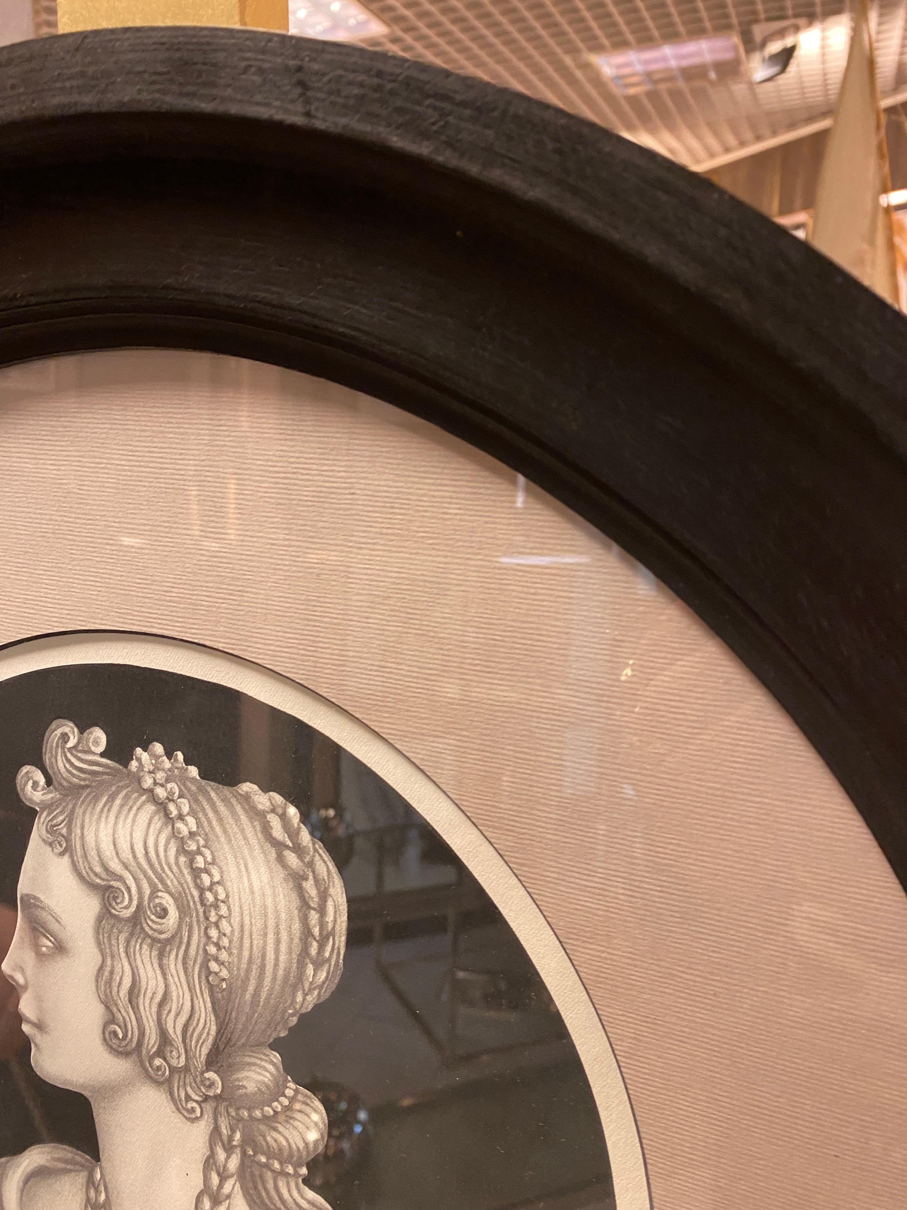 Italienische Contemporary Druck von neoklassischen Profil mit runden schwarzen Holzrahmen (21. Jahrhundert und zeitgenössisch) im Angebot