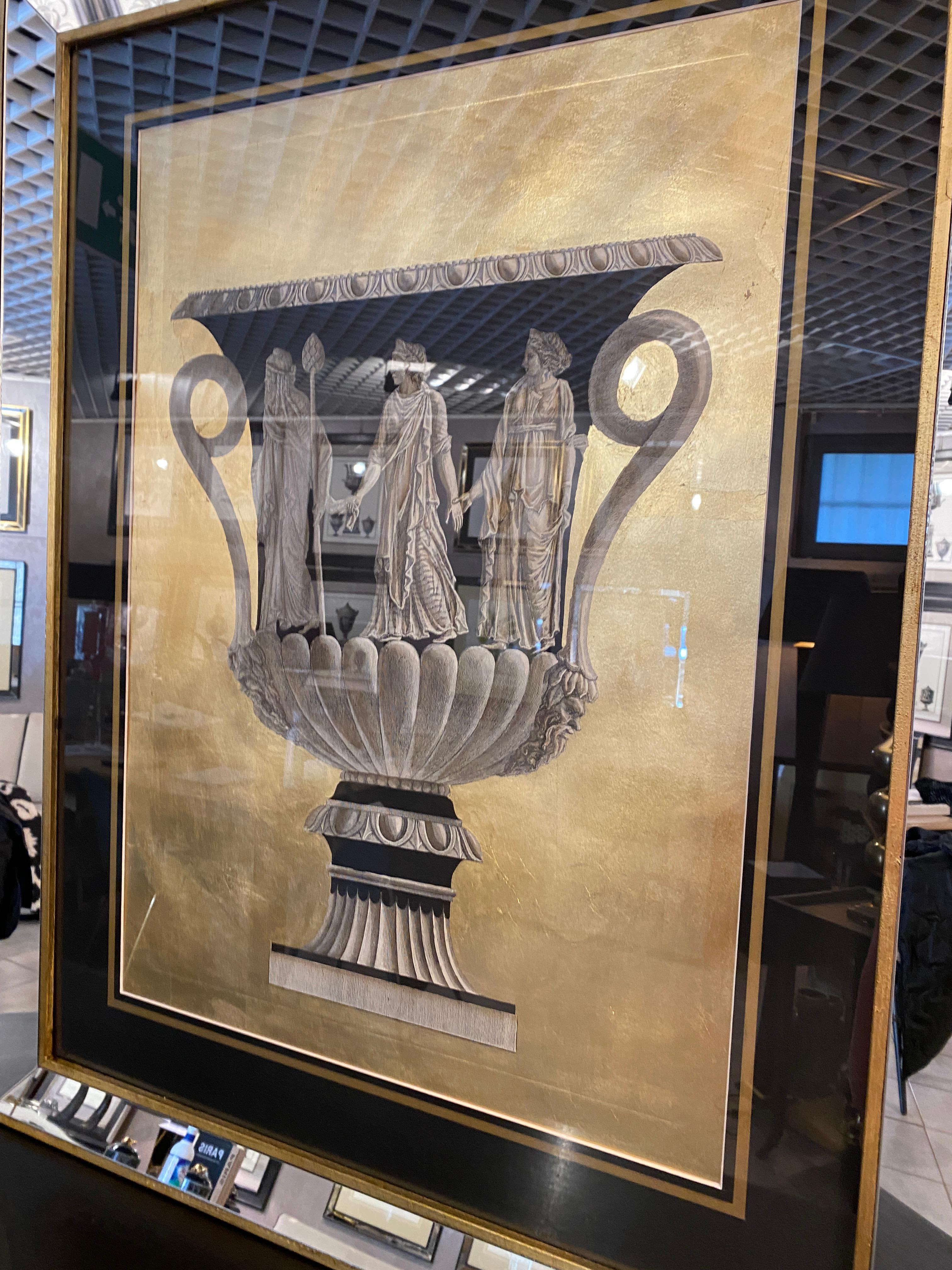 Una delle due incisioni stampate all'acquaforte Vaso antico romano GRANDE stampa con sfondo in foglia d'oro dorata a mano e impreziosita da una cornice quadrata fatta di specchi e dorata a guazzo e brunita con una pietra. Il passpartout è nero con