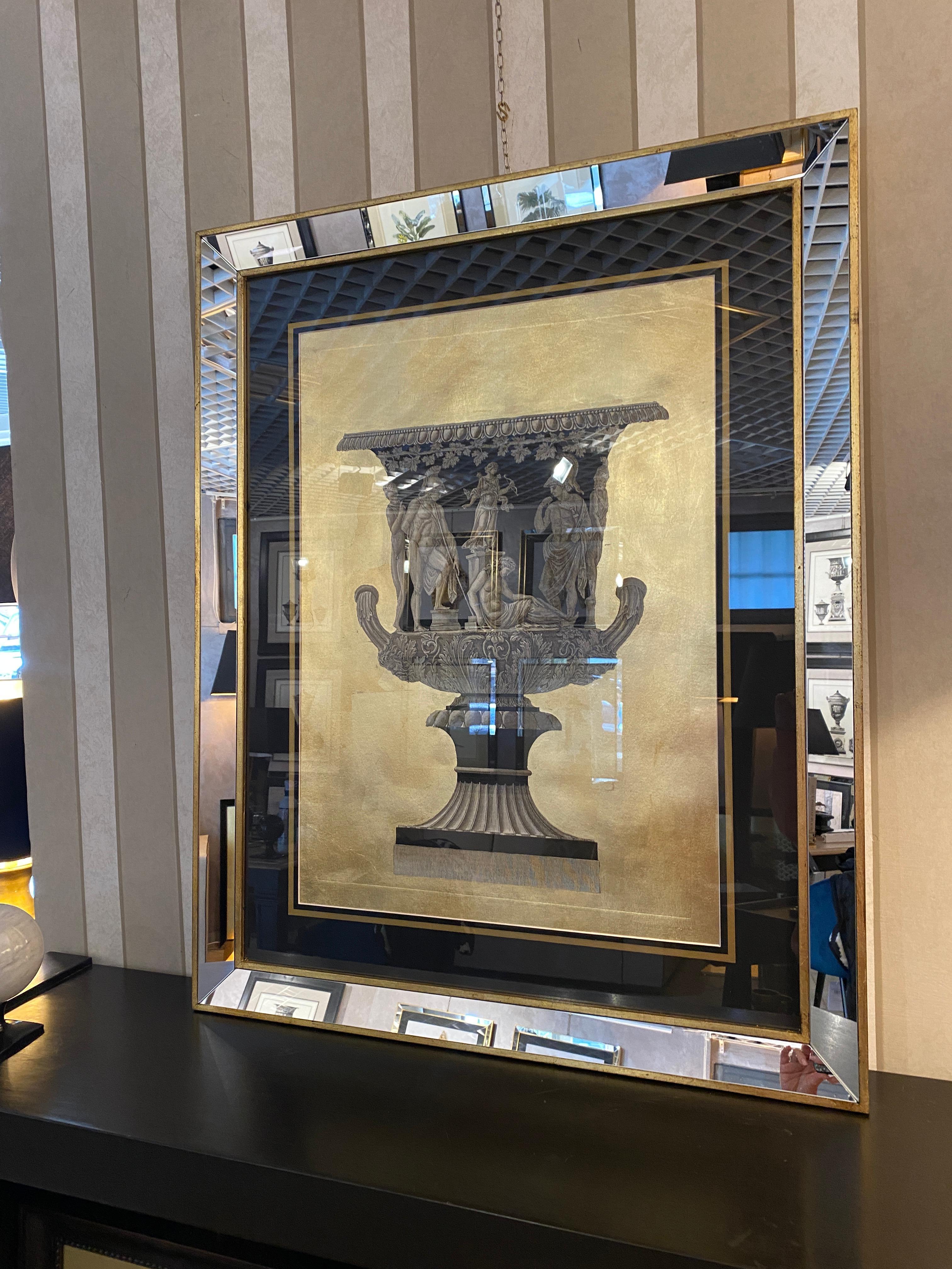 Neoclassico Vaso Romano Italiano Contemporaneo Nero Oro Grande Stampa con Cornice Wood a Specchio 2 di 2 in vendita
