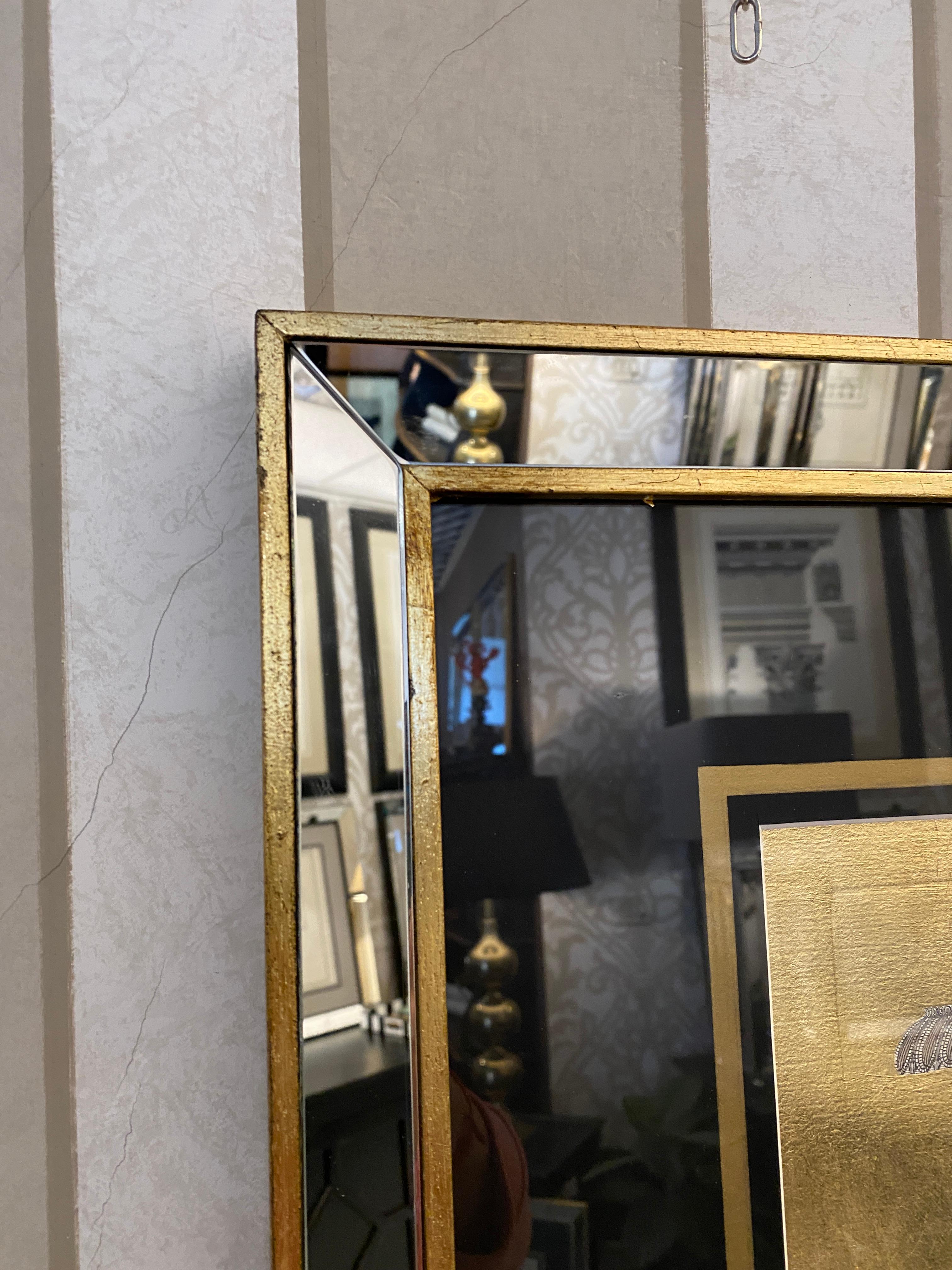 Vaso Romano Italiano Contemporaneo Stampa Oro Nero con Cornice in Legno Specchio 2 di 2 in vendita 4