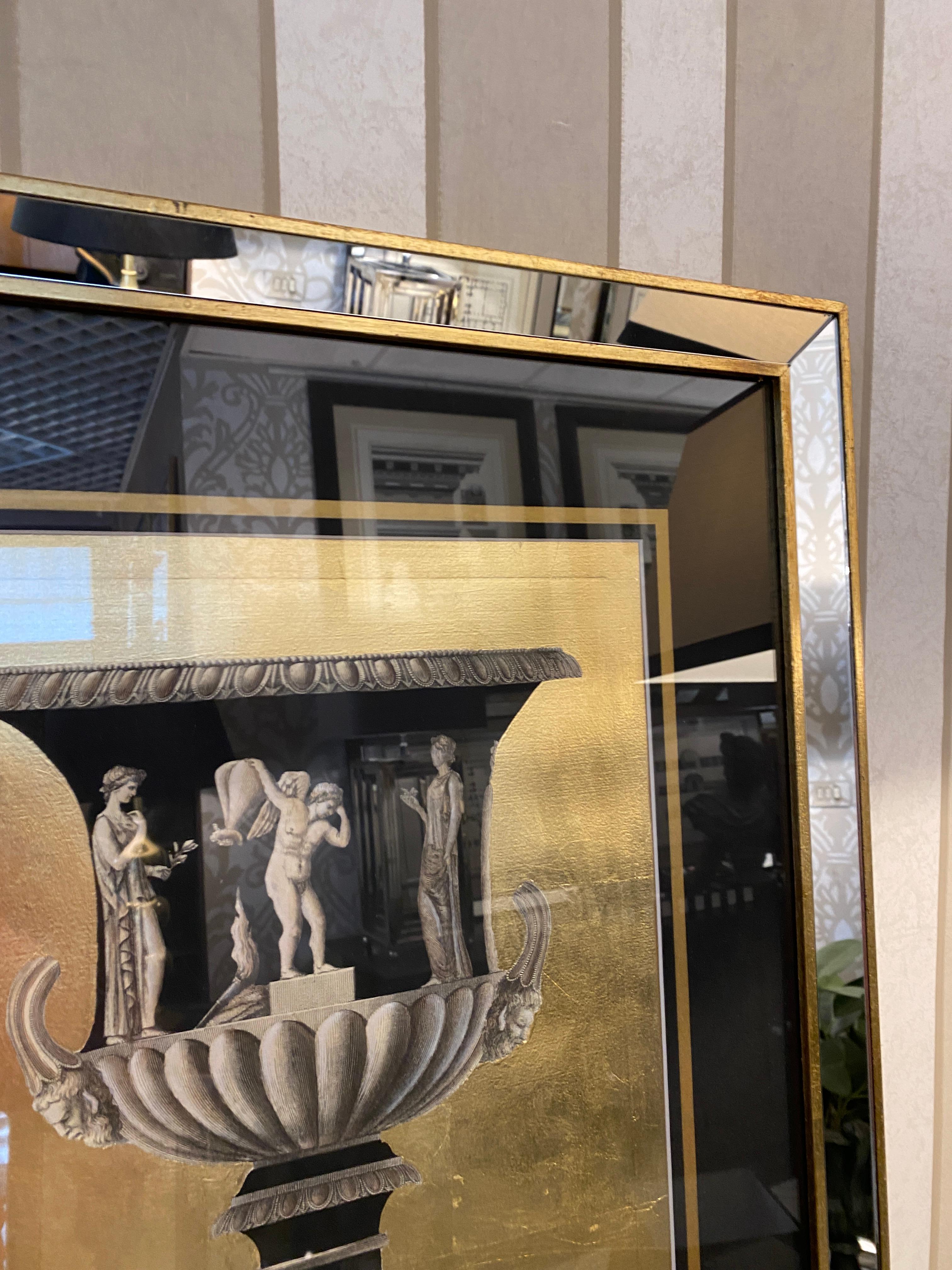 XXI secolo e contemporaneo Vaso Romano Italiano Contemporaneo Stampa Oro Nero con Cornice in Legno Specchio 2 di 2 in vendita