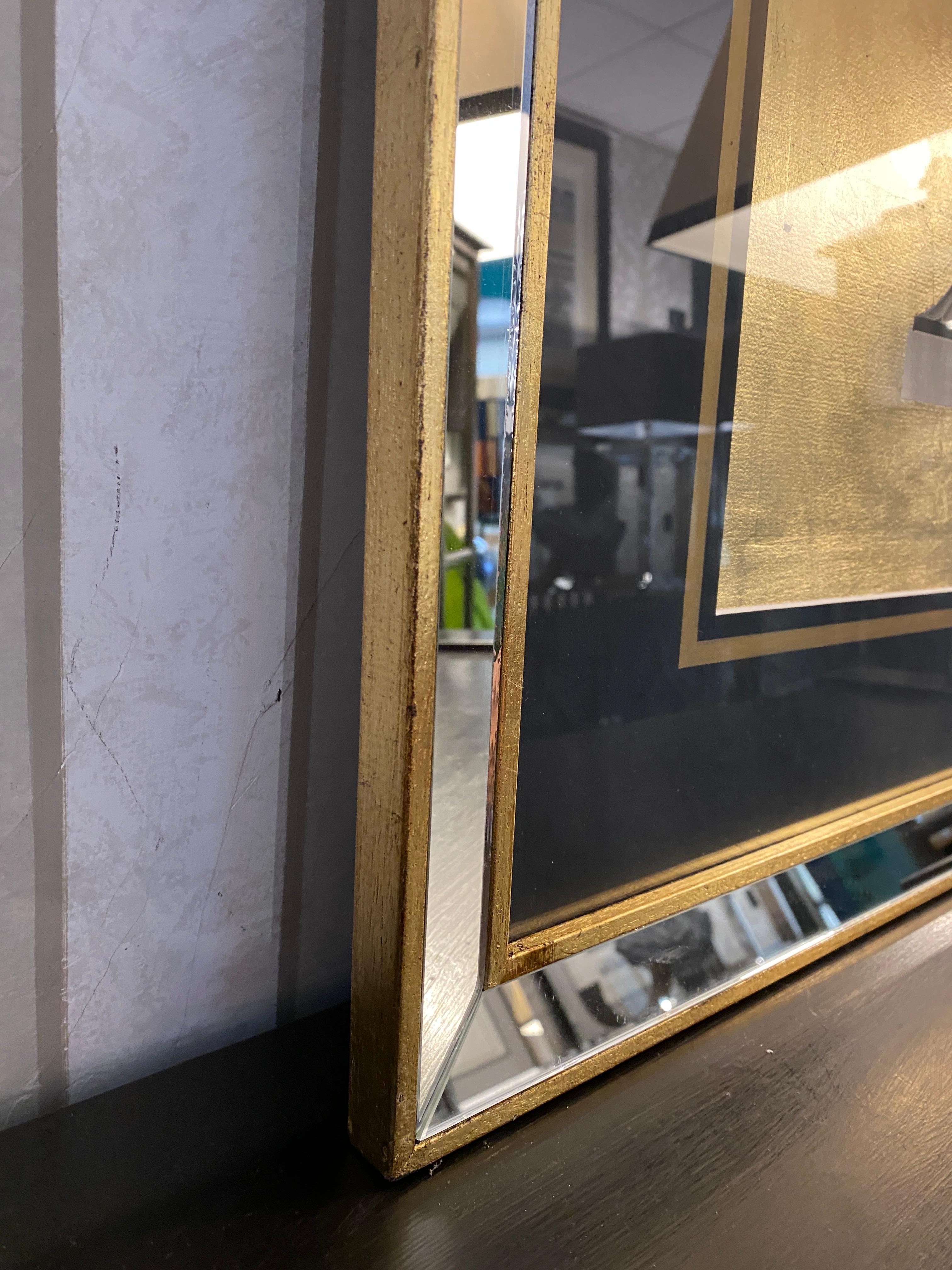 Vaso Romano Italiano Contemporaneo Stampa Oro Nero con Cornice in Legno Specchio 2 di 2 in vendita 1
