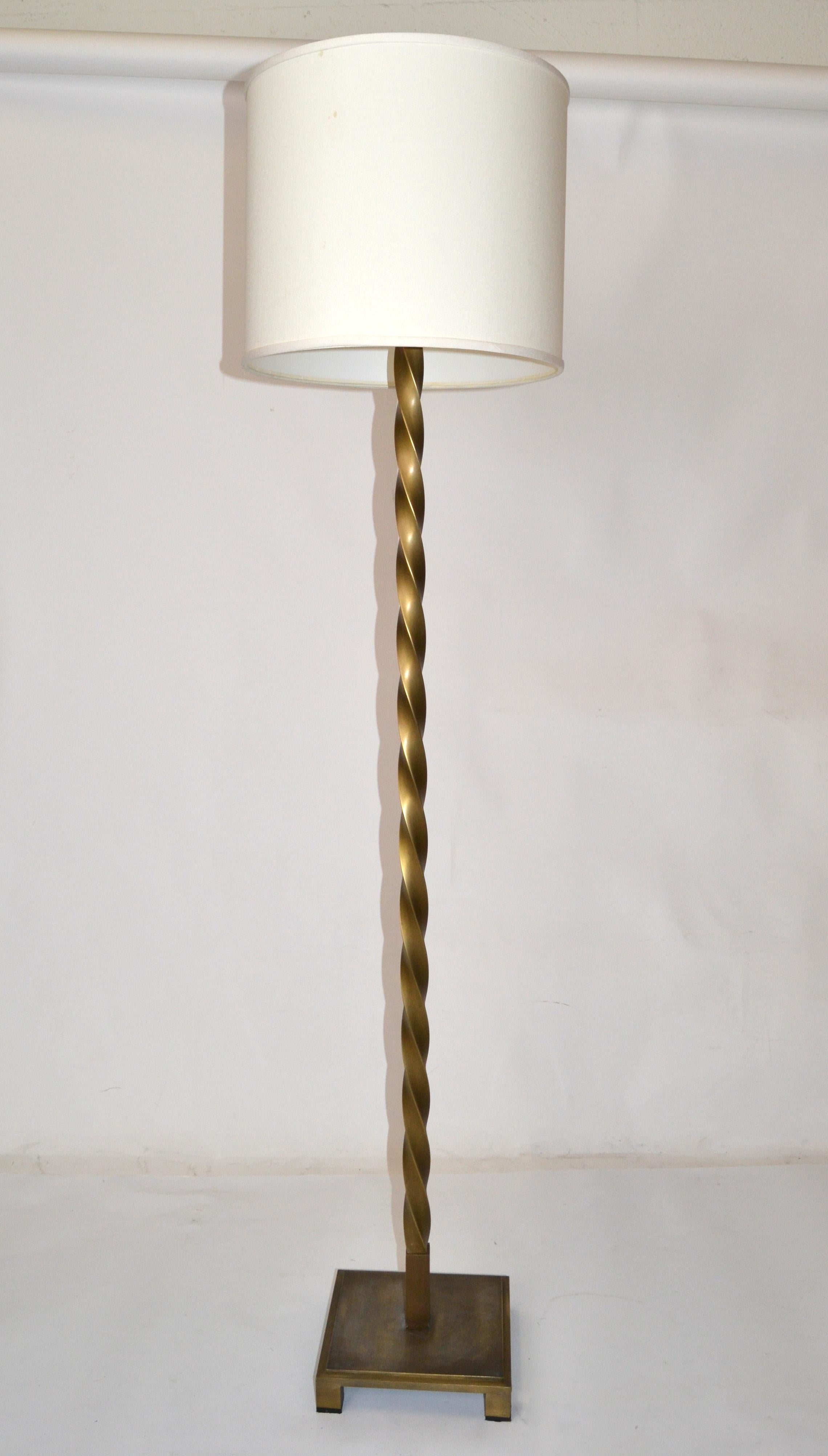 Italian Contemporary Solid Brushed Bronze Twisted Floor Lamp, Reading Lamp In Good Condition For Sale In Miami, FL