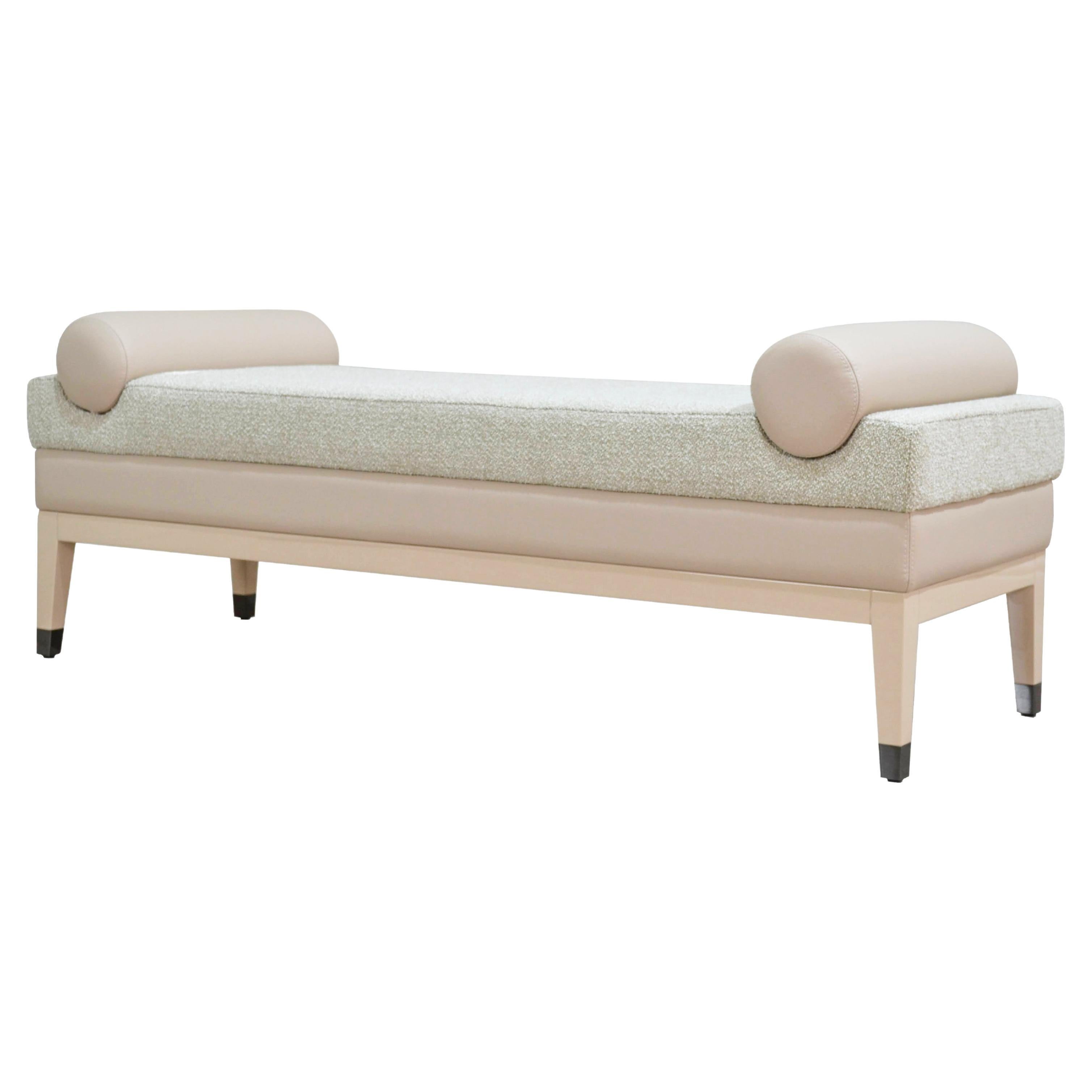 Italian Contemporary Upholstered Bench in Quinoa Fabric and Beige Leather For Sale