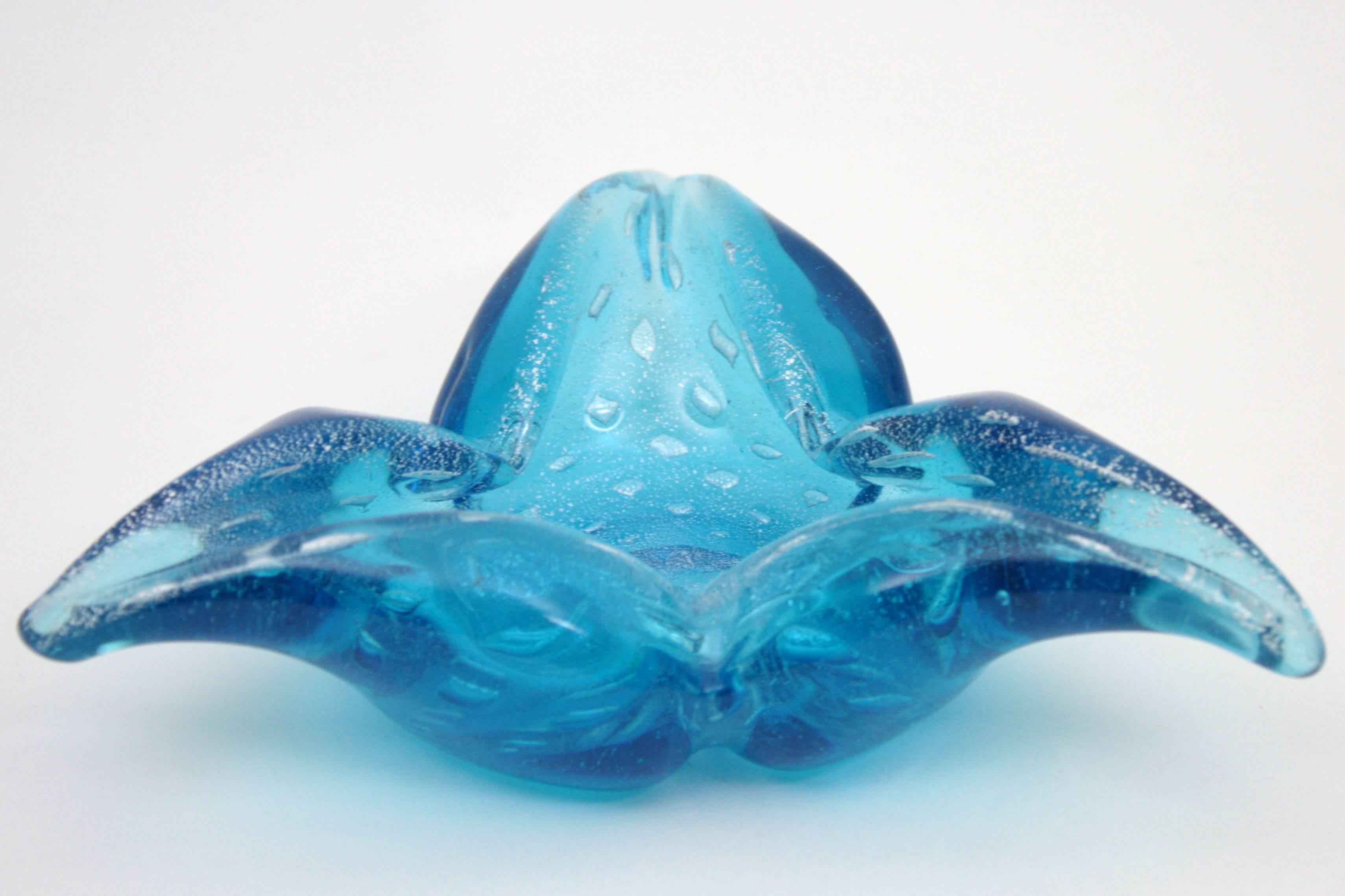 Italian Murano Blue Glass Bowl or Ashtray with Air Bubbles and Silver Flecks  In Excellent Condition For Sale In Barcelona, ES