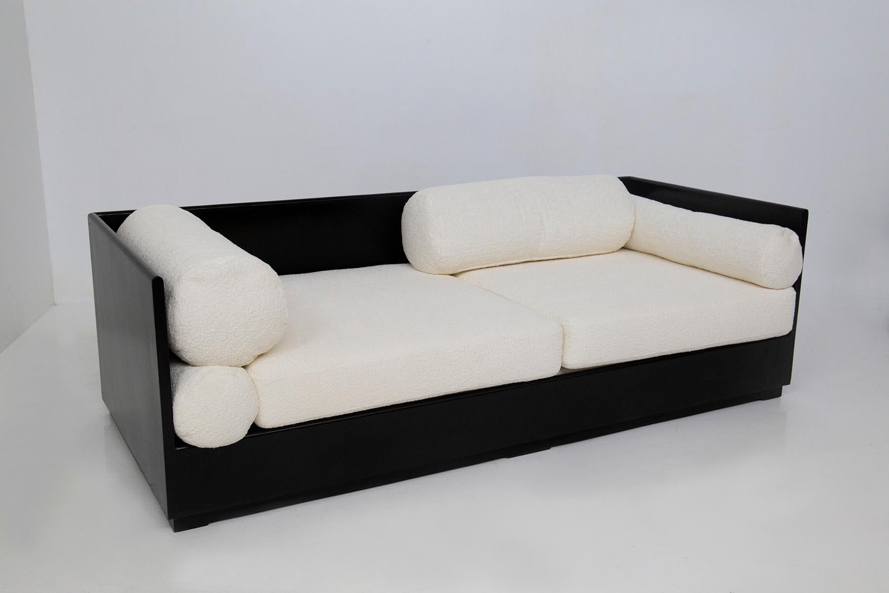 Italian convertible sofa of Gavina manufacture in white bouclé, label 4