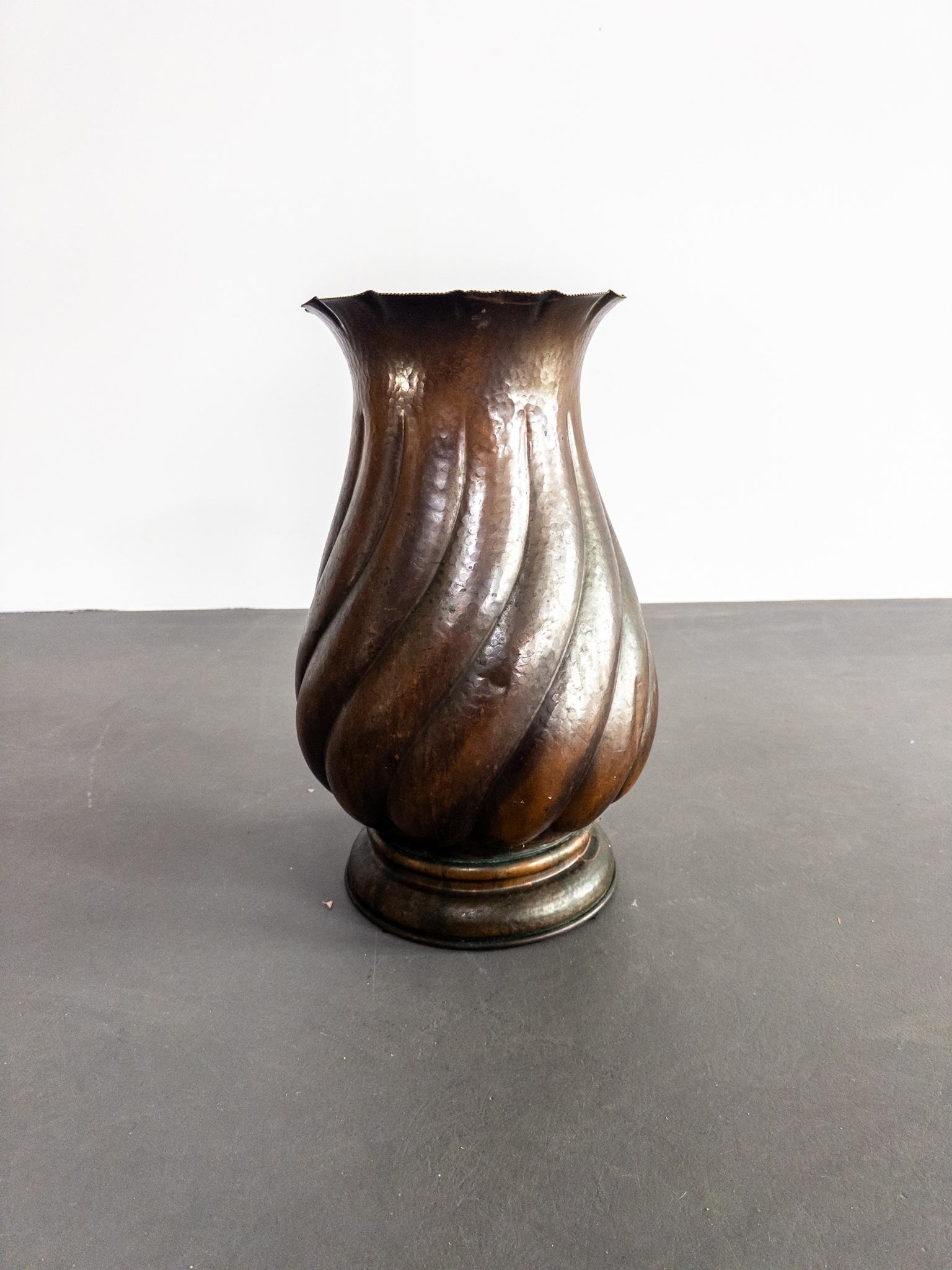 Italiano Vaso ad anfora italiano in rame, anni '40-'50 in vendita