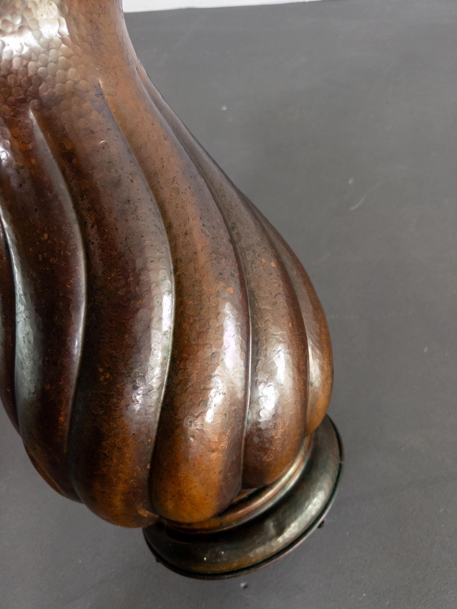 Metà XX secolo Vaso ad anfora italiano in rame, anni '40-'50 in vendita