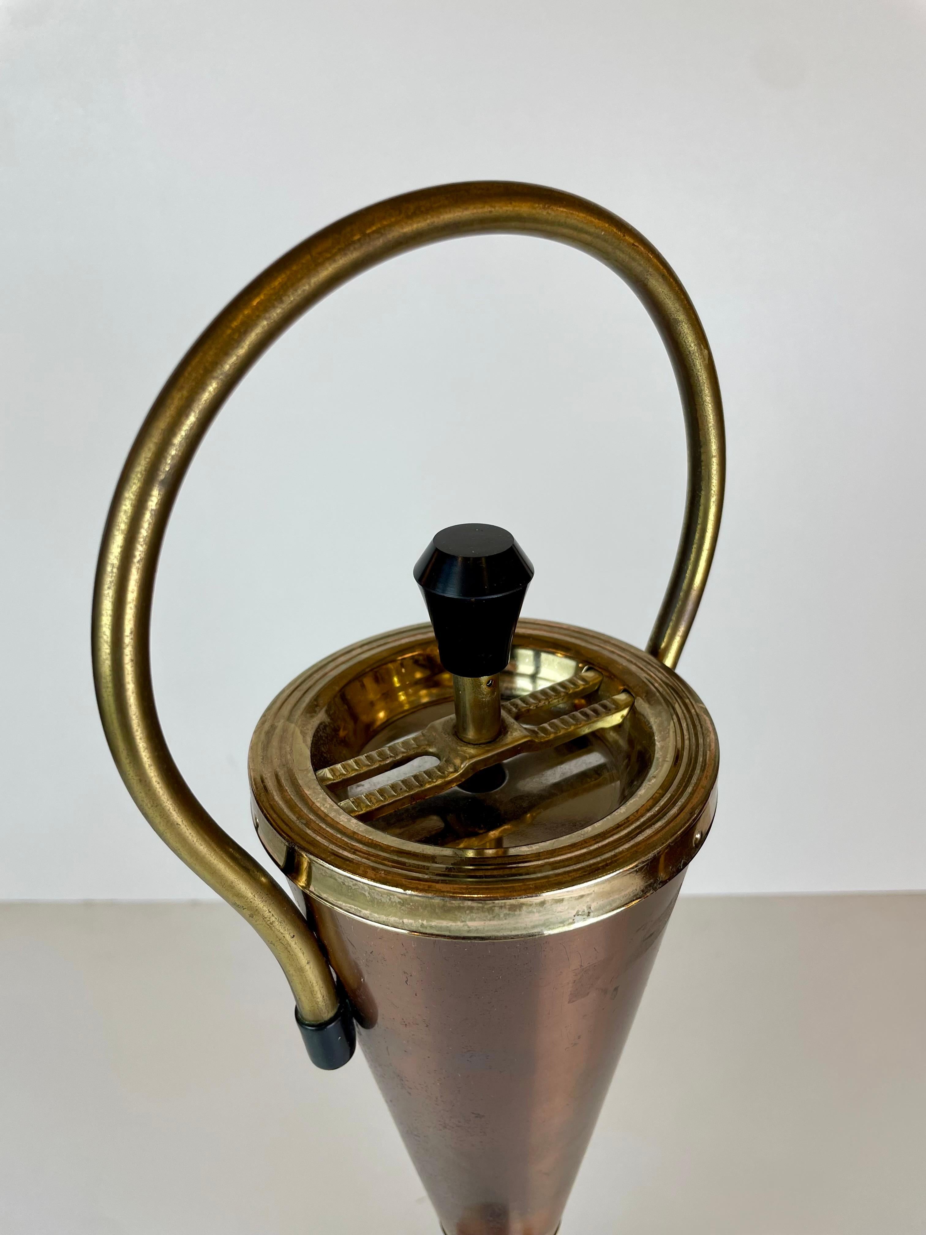 Italian Copper & Brass Ashtray on Foot, 1950s~60’s In Fair Condition For Sale In Brussel, BE