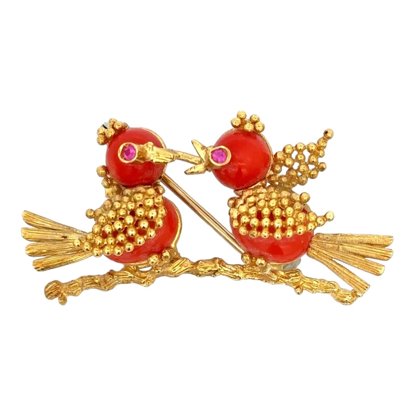 Cabochon Italian Coral 18 Karat Yellow Gold Lovebirds Estate Brooch Pin